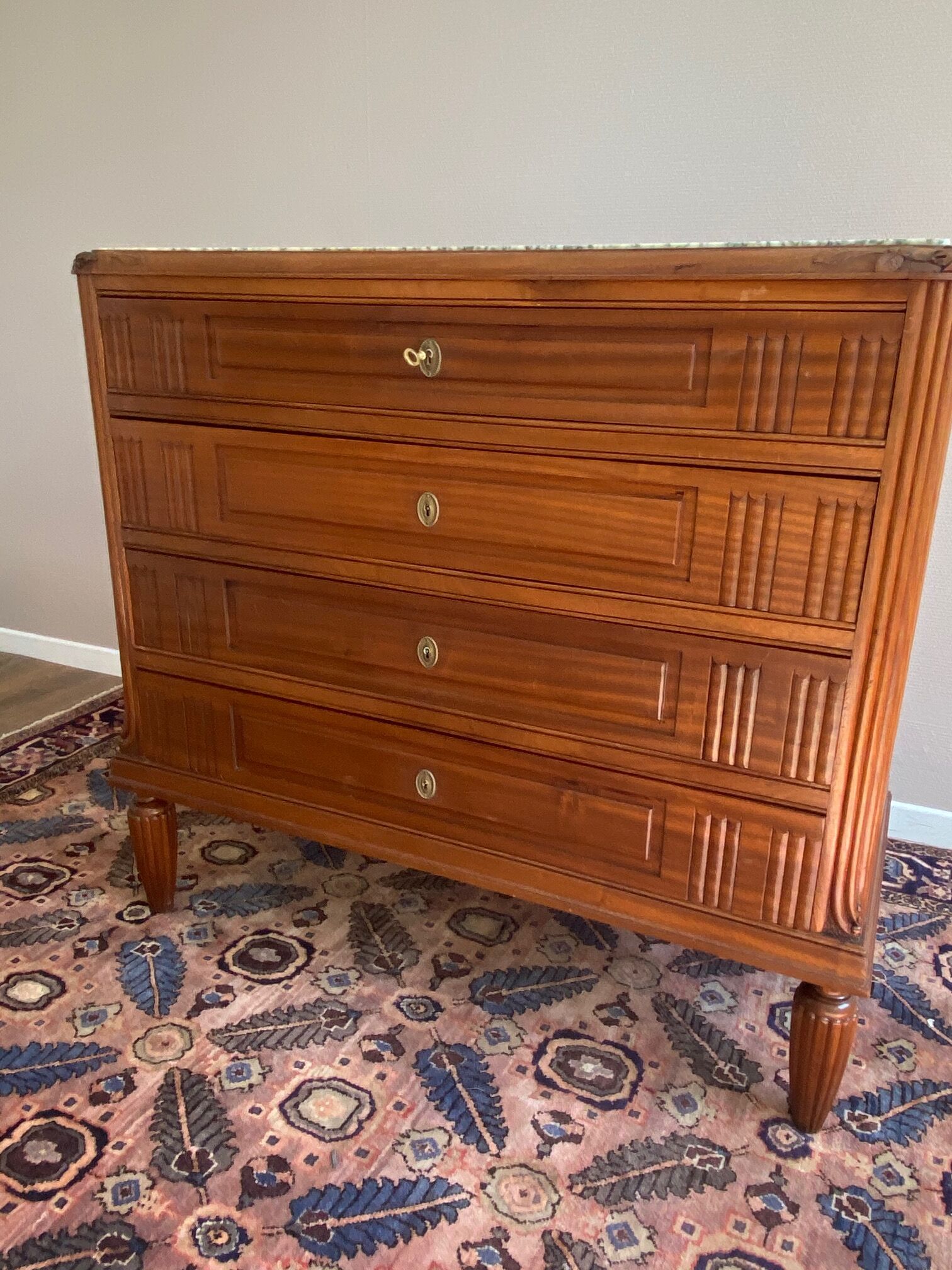 Dresser art deco top green veined marble
