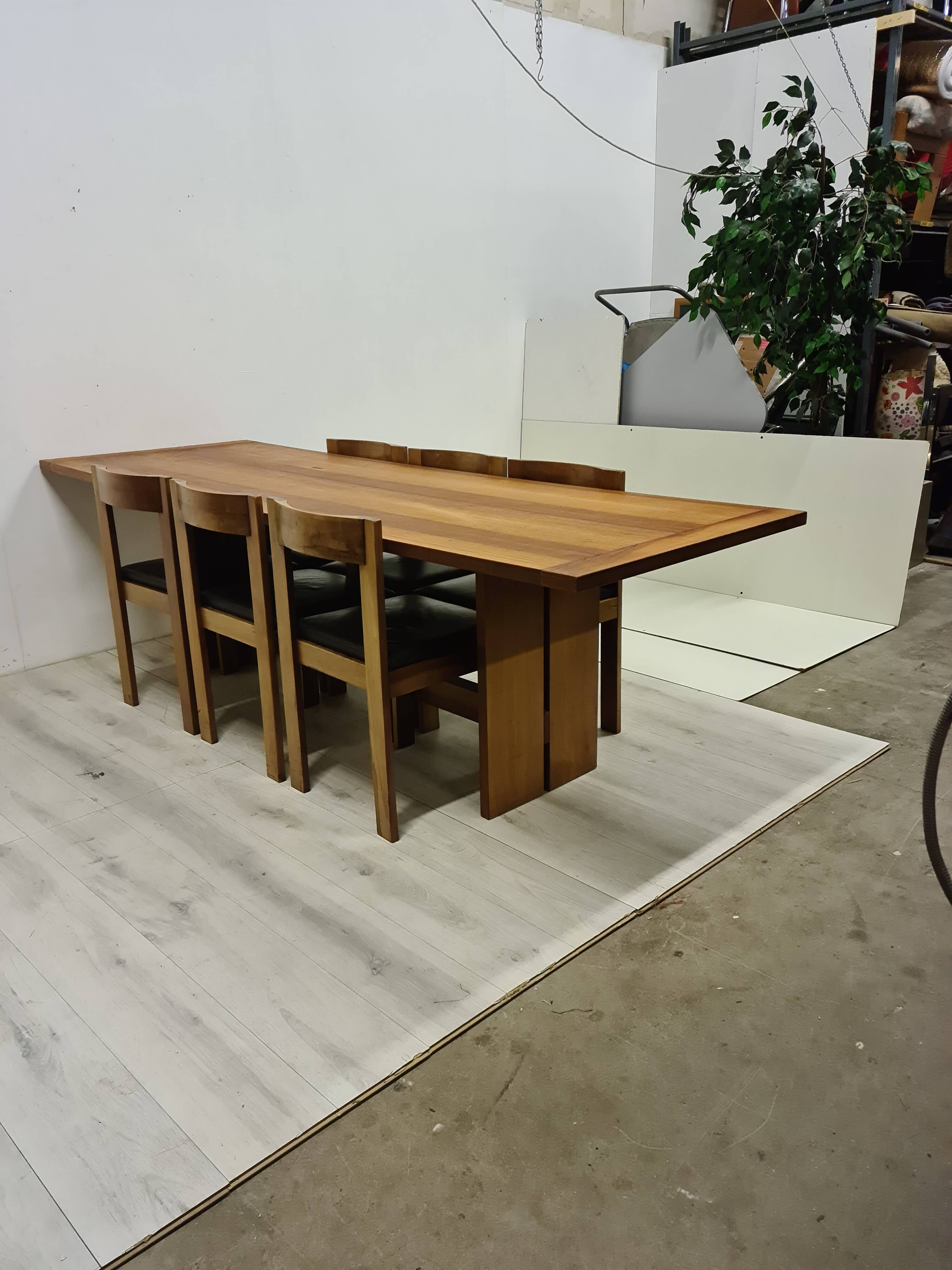 Table et chaises en noyer par Antonio Virgilio pour Bernini Italie années 1970