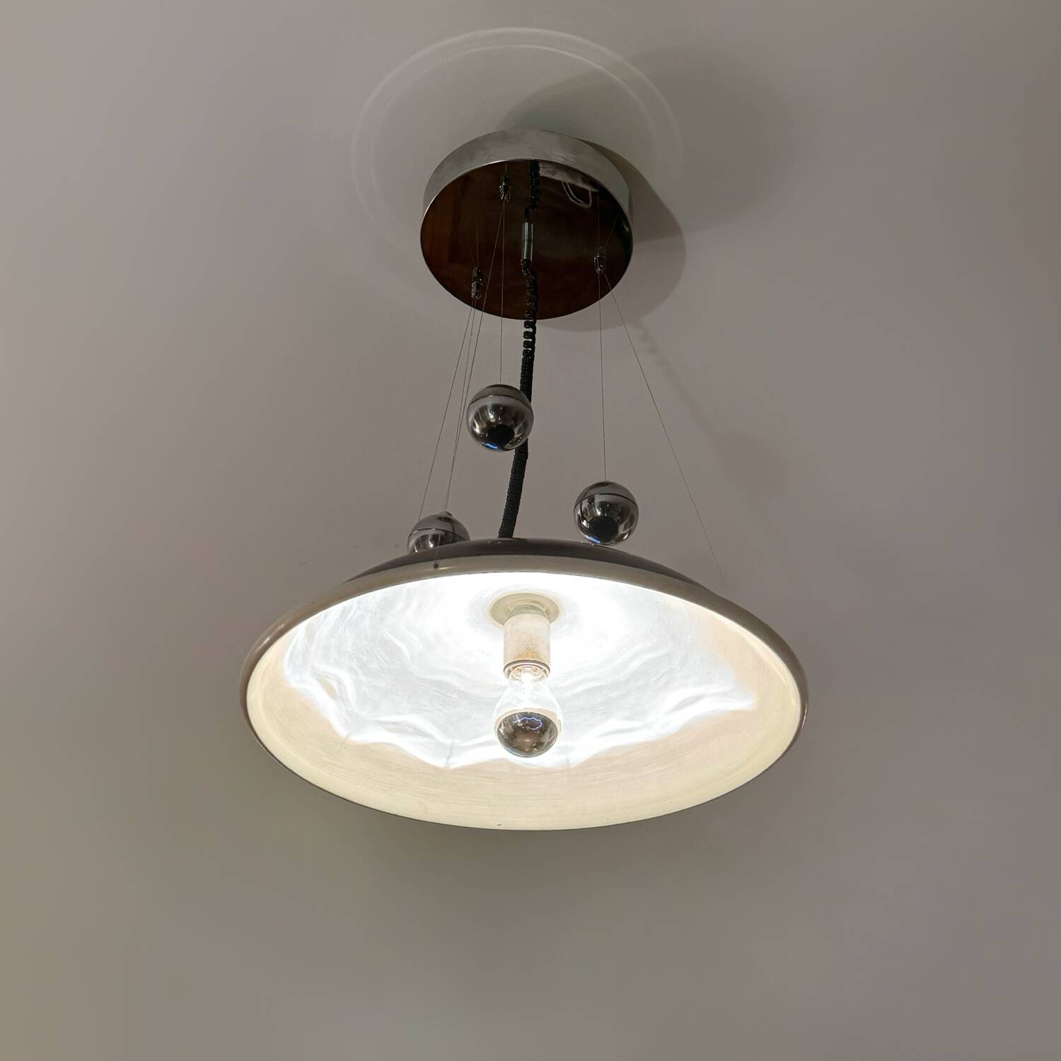 Lustre design Memphis années 80