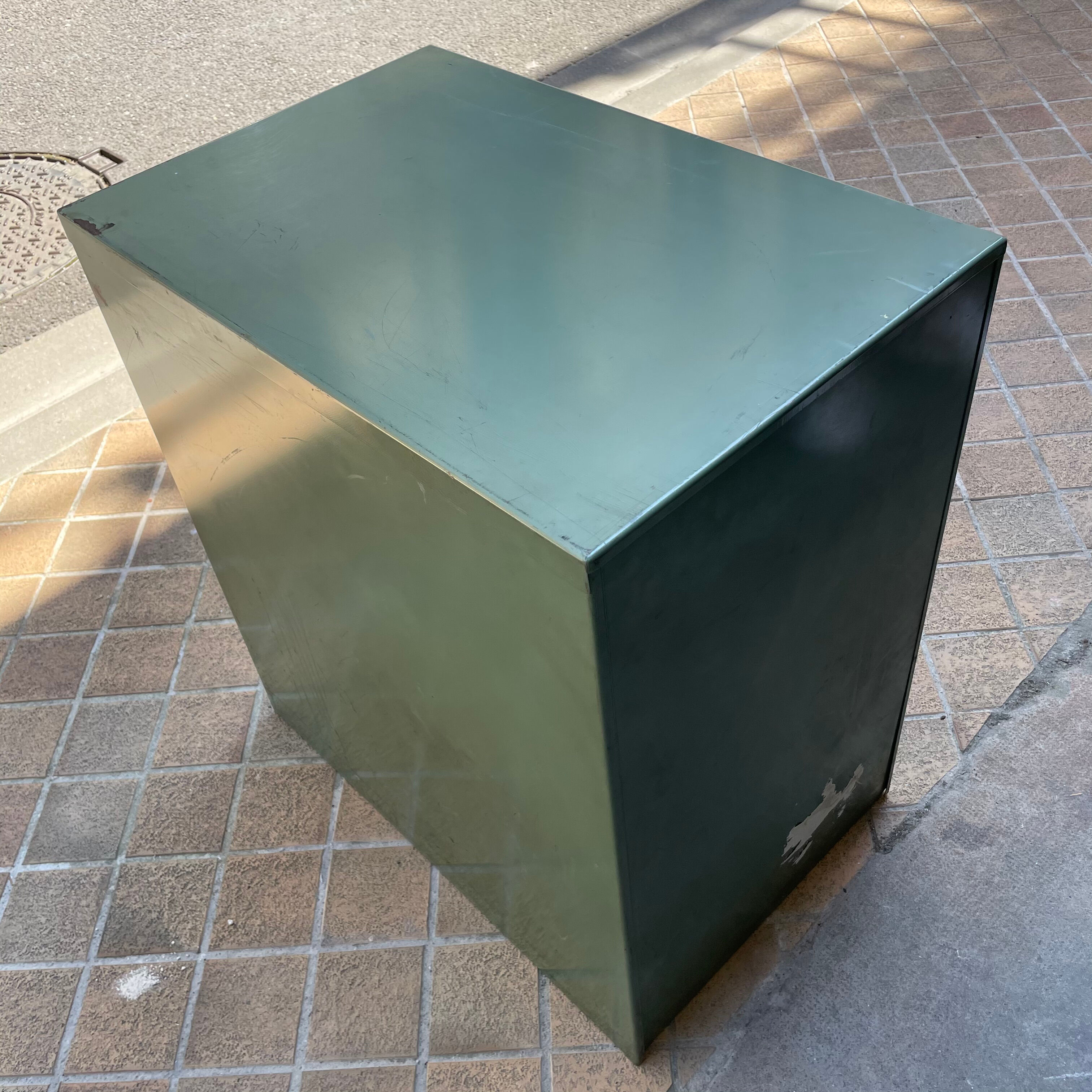 Industrial drawer cabinet