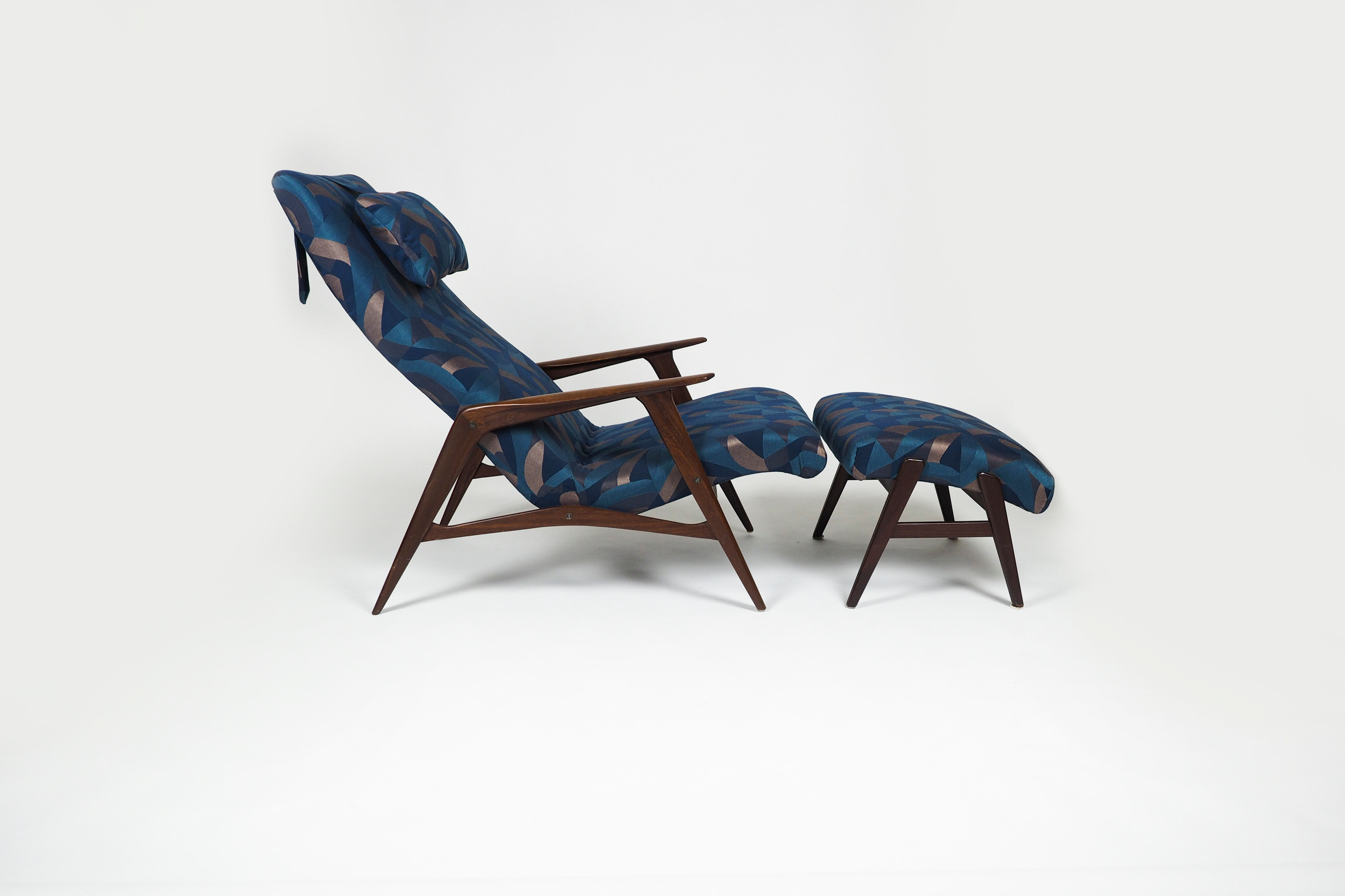 Chaise longue avec ottoman