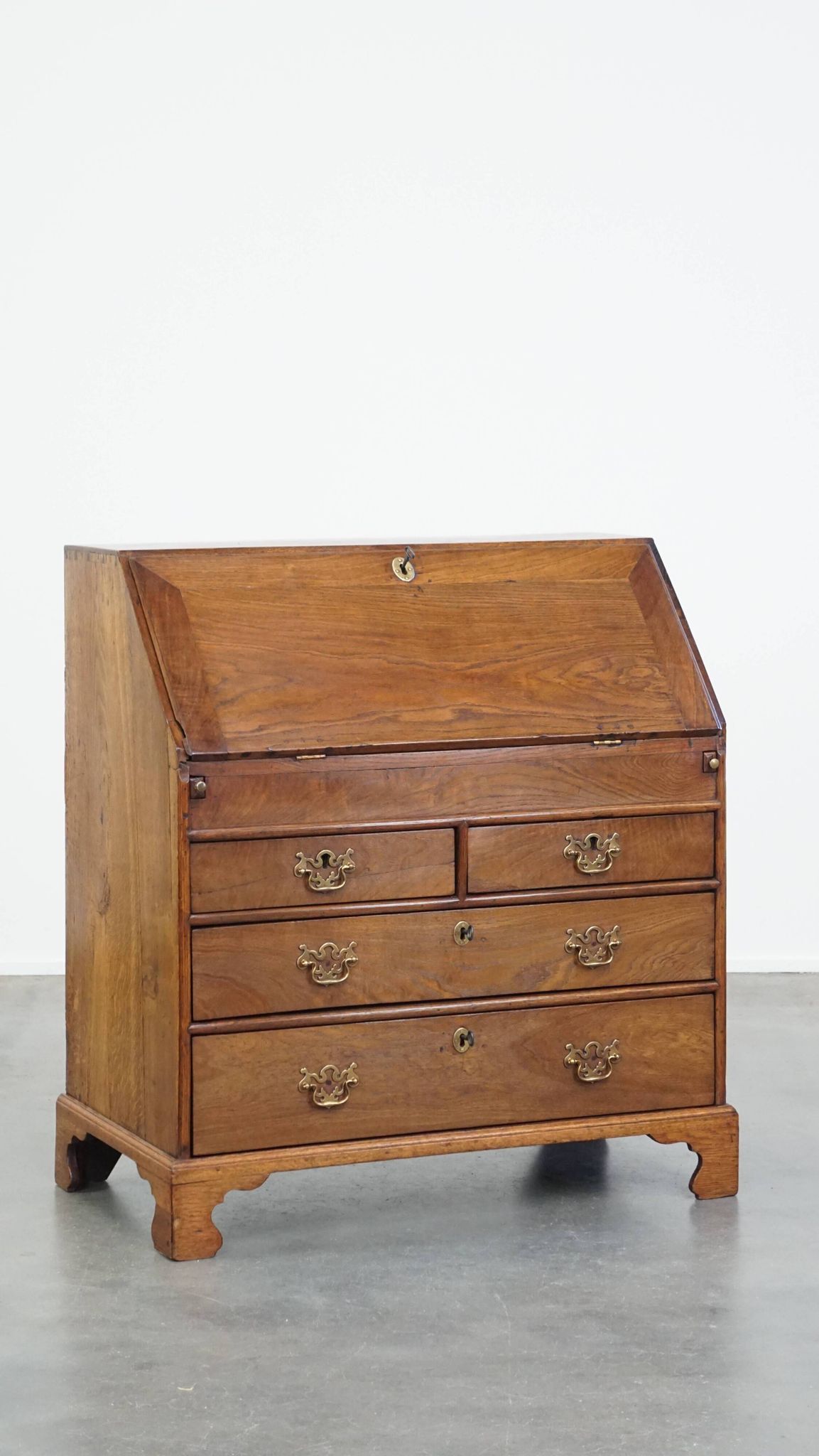 Antique English oak secretaire late 18th/early 19th century with stepped interior and working locks