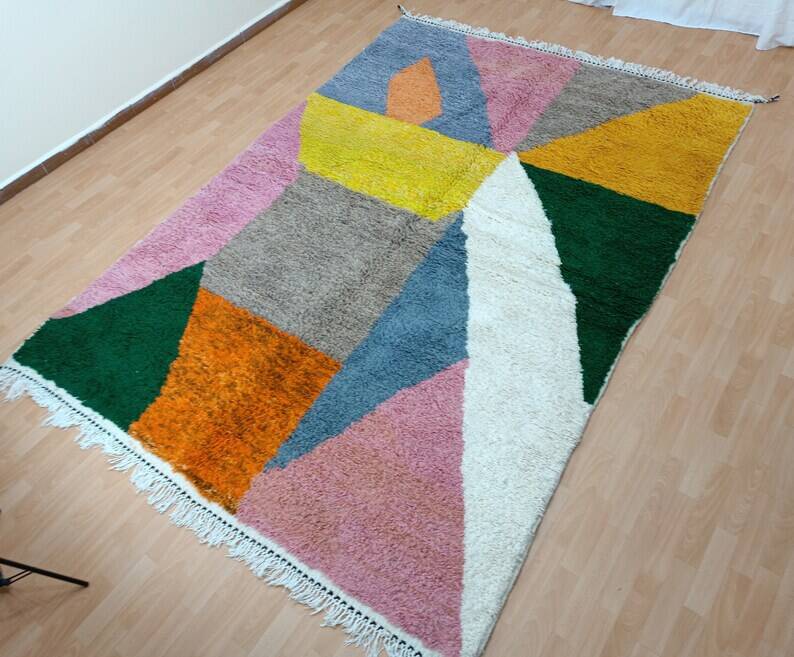 Traditional handcrafted Moroccan Berber rug, size 150 x 250 cm