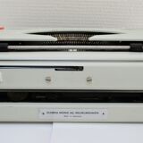 Olympia traveller typewriter luxury 70s