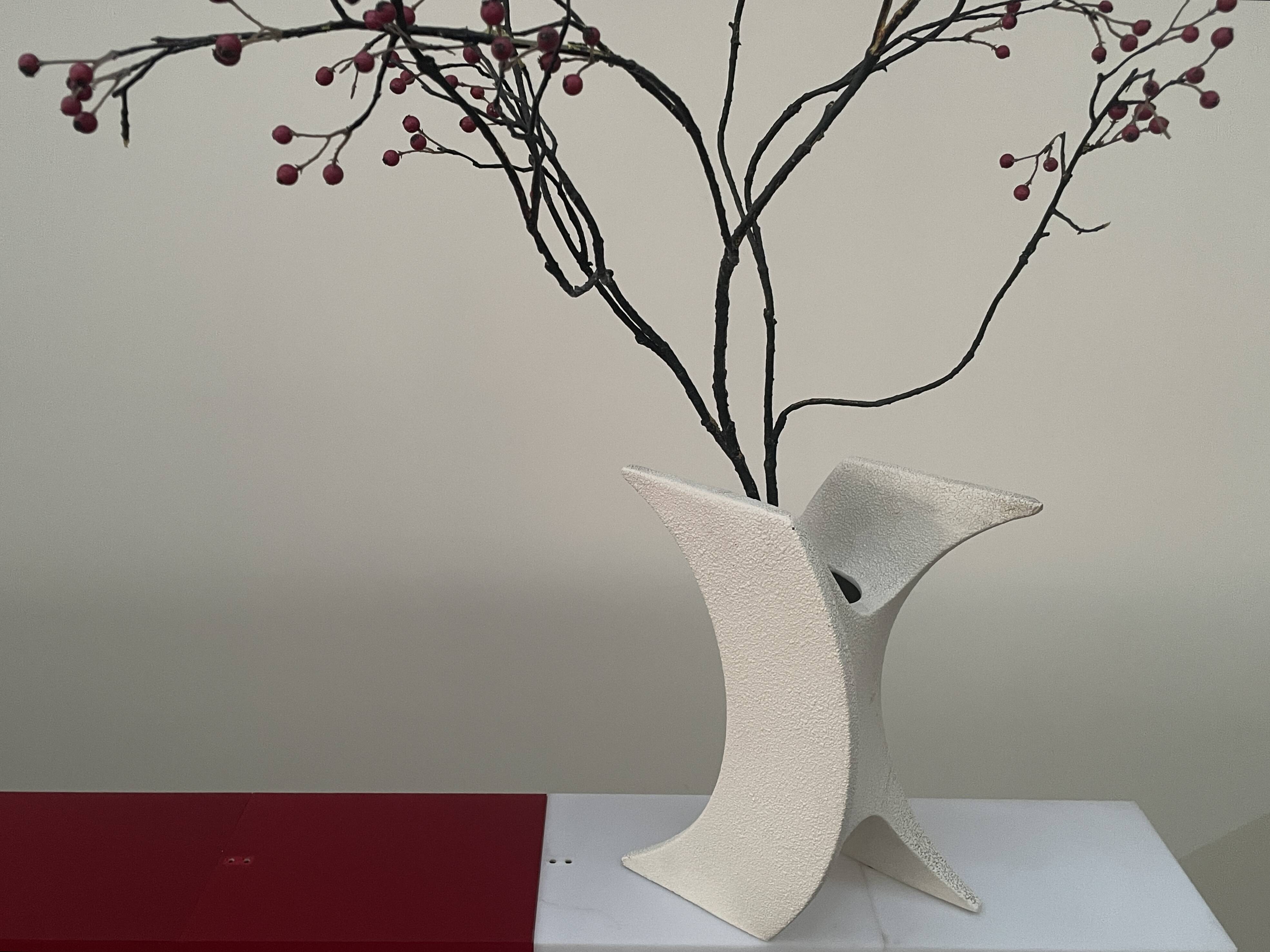 white vase Sculptural Wave -Ceramic - Roberto Rigon - Italy - 1960-70