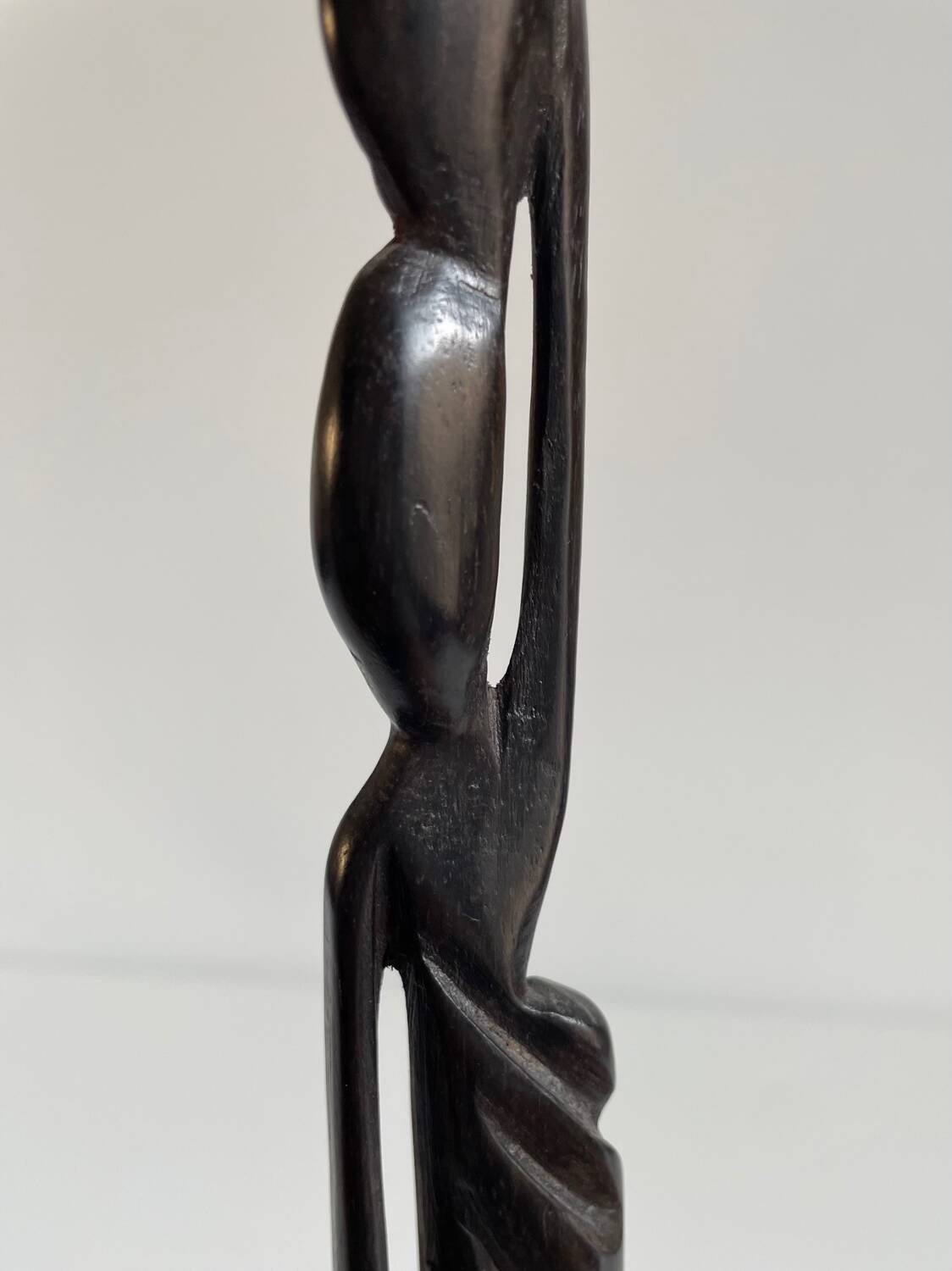 Sculpture d’art africain en bois d’ébène