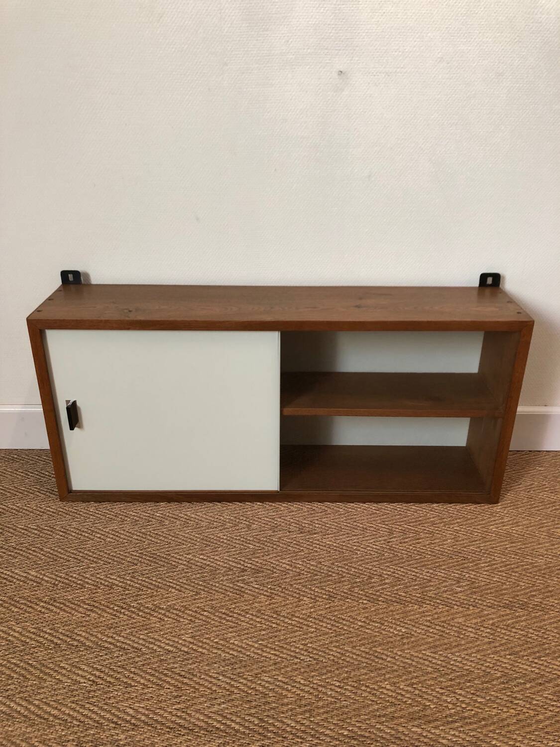 Shelf / display case