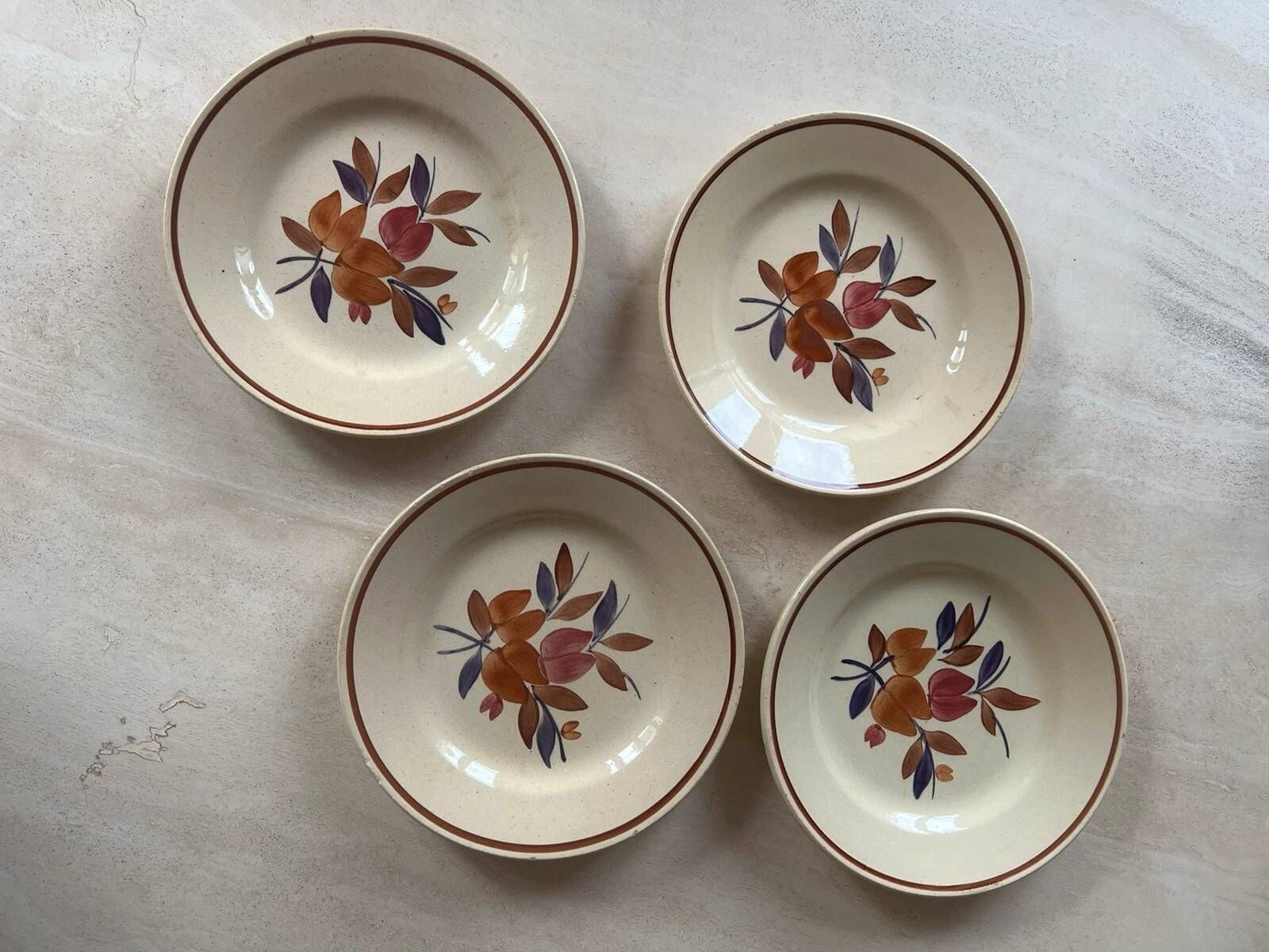 set of 1970s flower plates