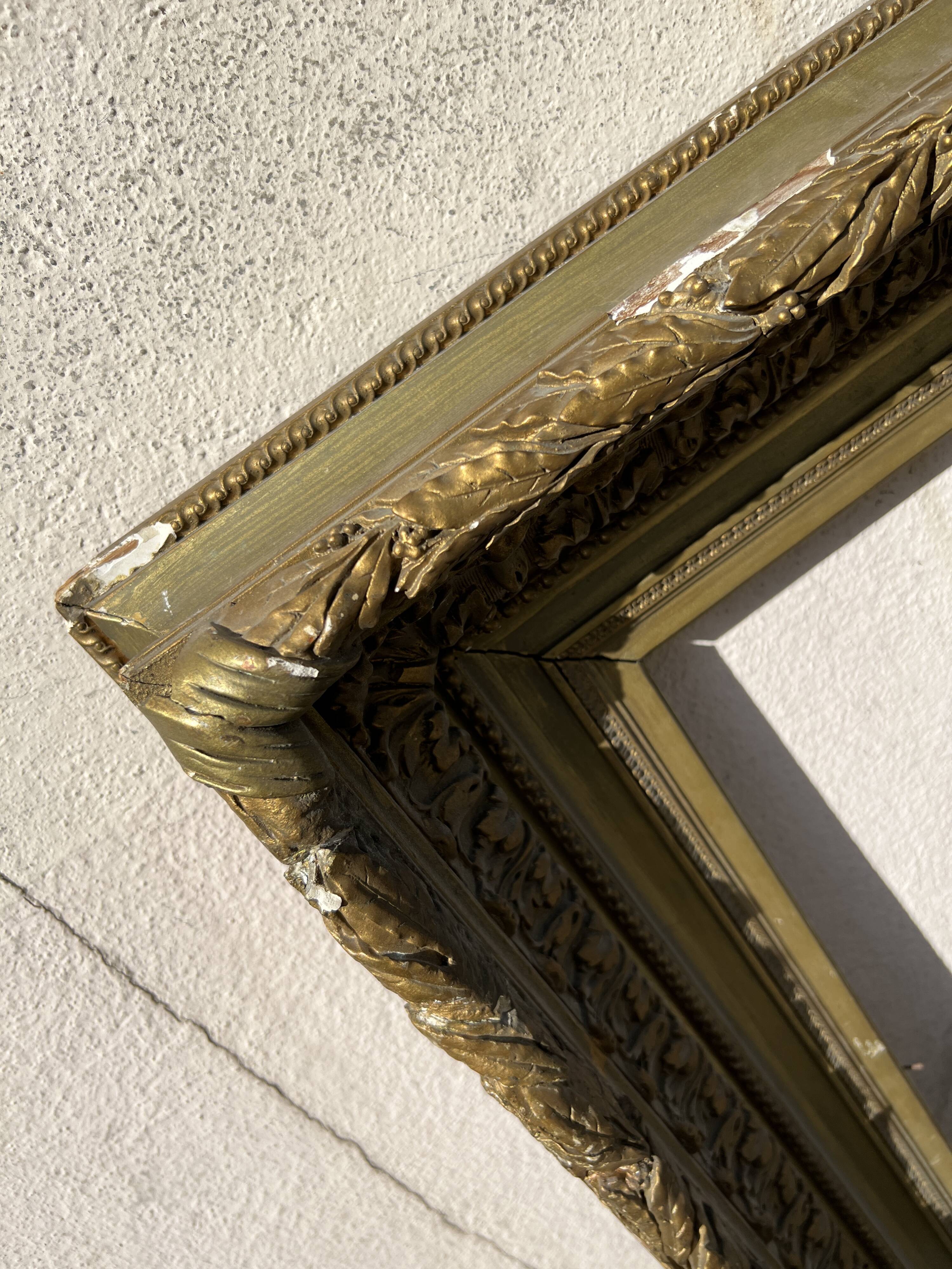 Solid wood frame and plaster molding