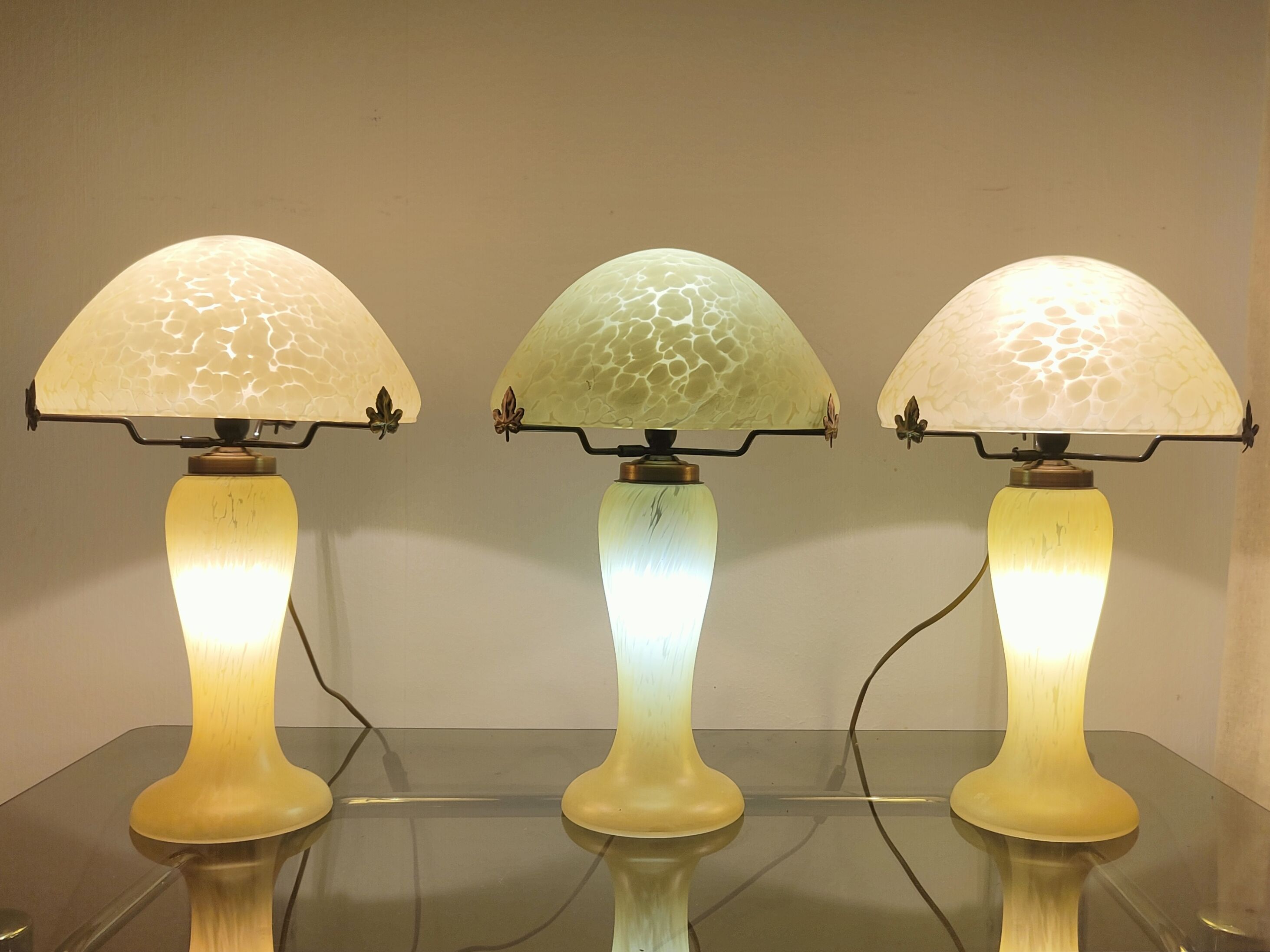 Mushroom trio lamps in glass paste 1980