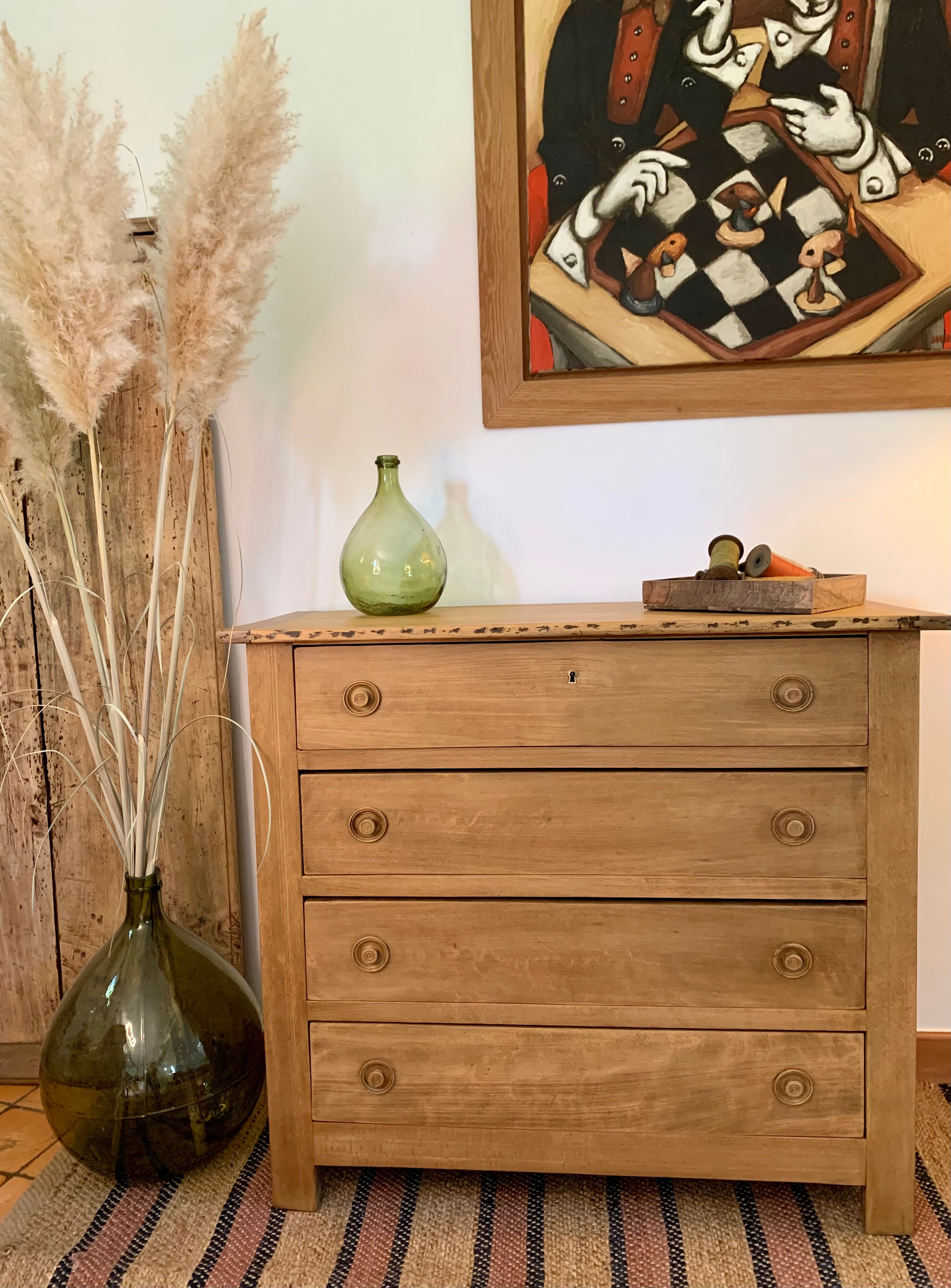 Chest of drawers