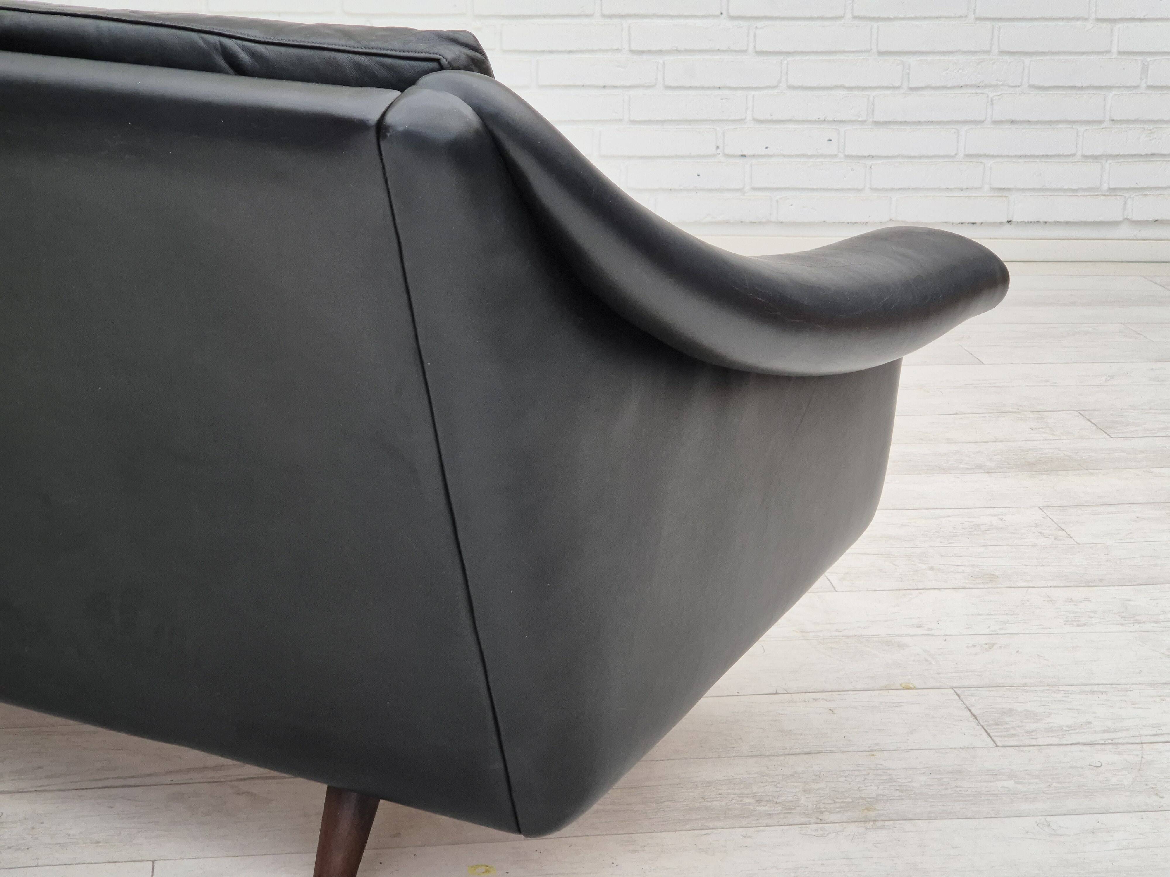 Années 1960, design danois d'Aage Christiansen pour Erhardsen & Andersen, canapé 2 places modèle "Matador".