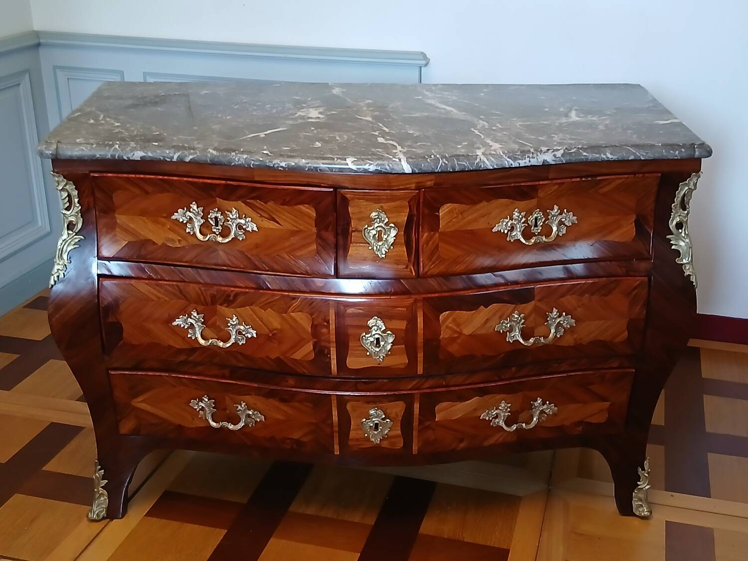 Louis XV Period Commode Stamped Léonard Boudin - Wood Marquetry
