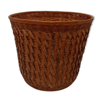 Wicker pot cache basket