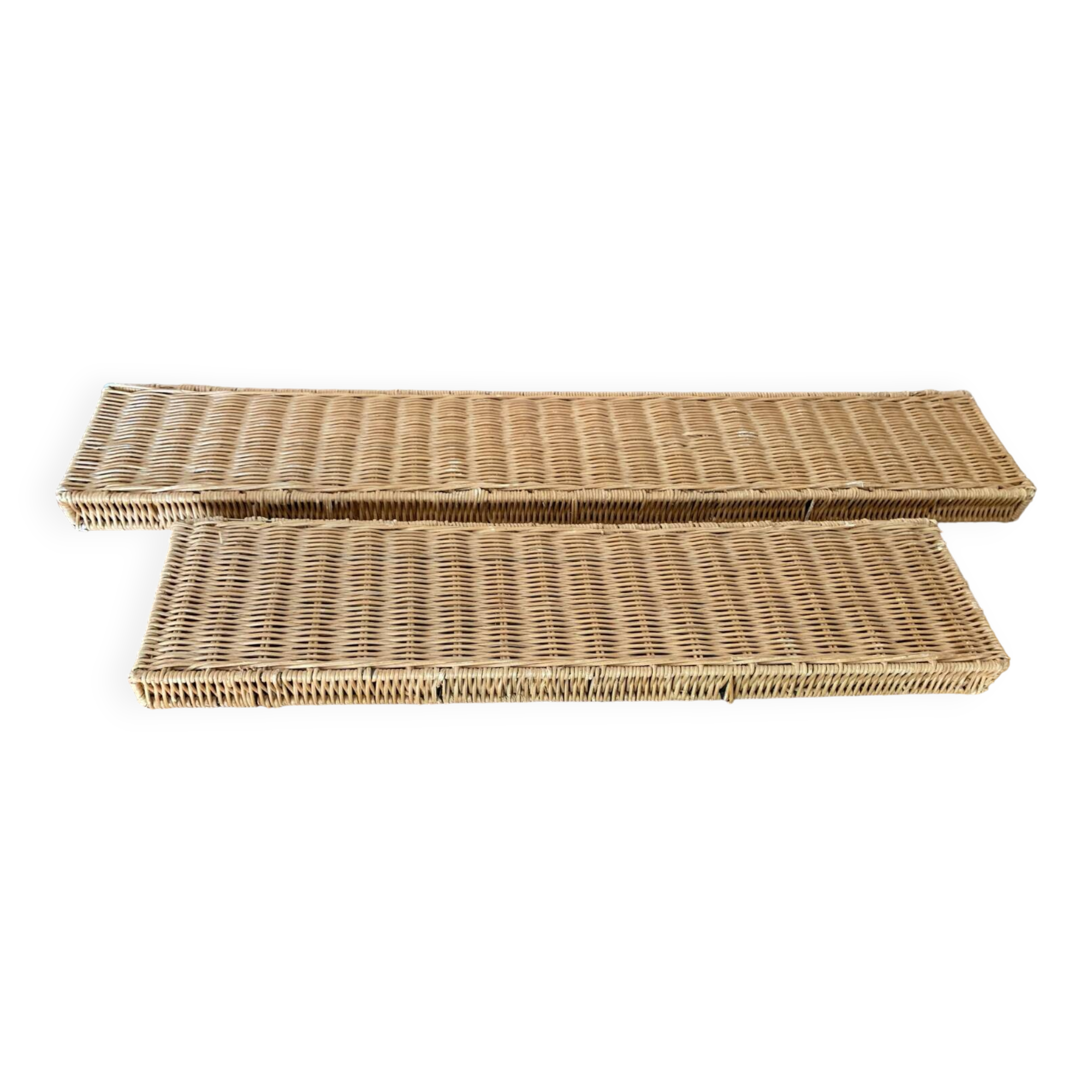 Set of 2 wicker shelves