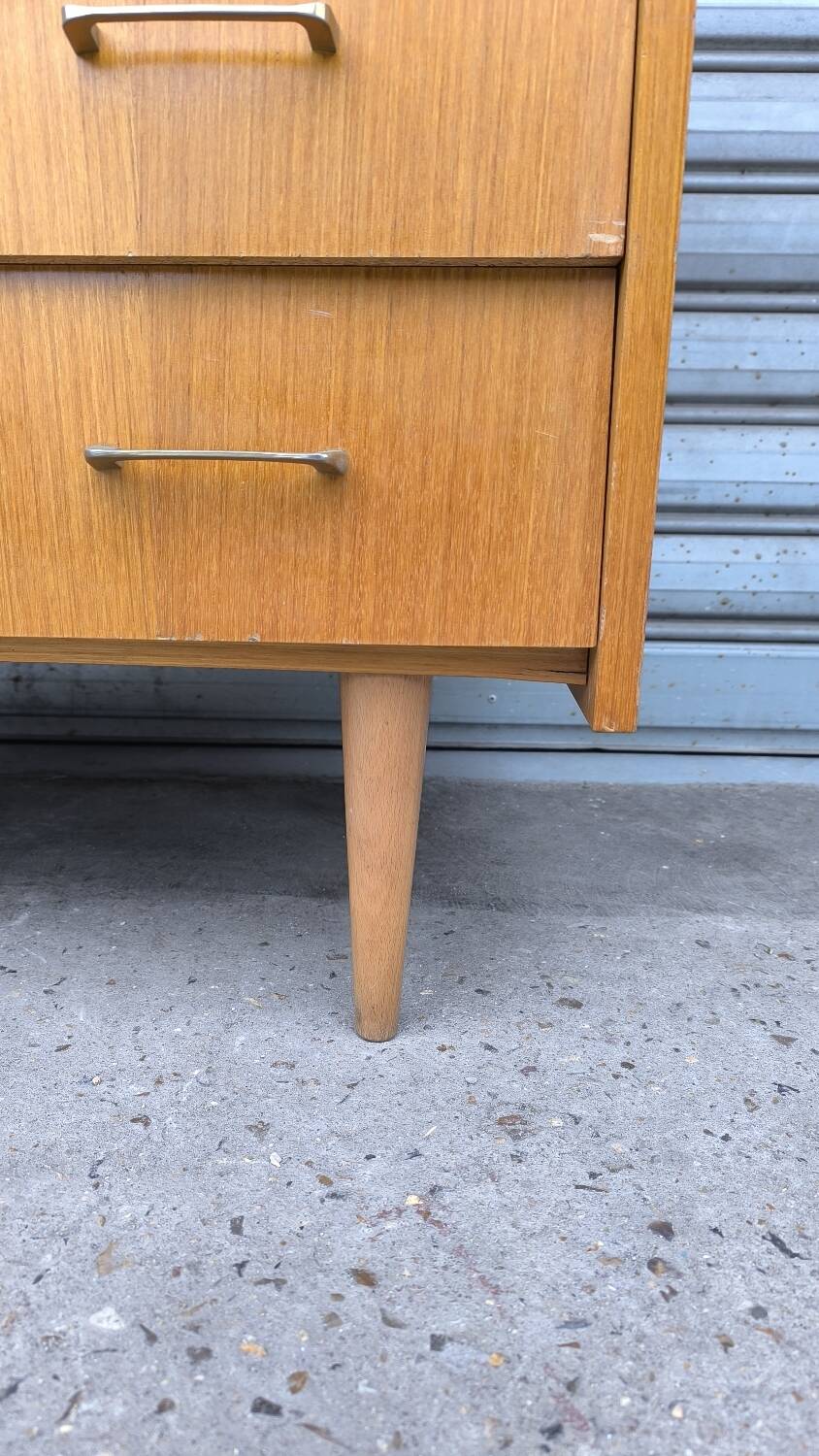 Compass foot chest of drawers in blond oak 1960