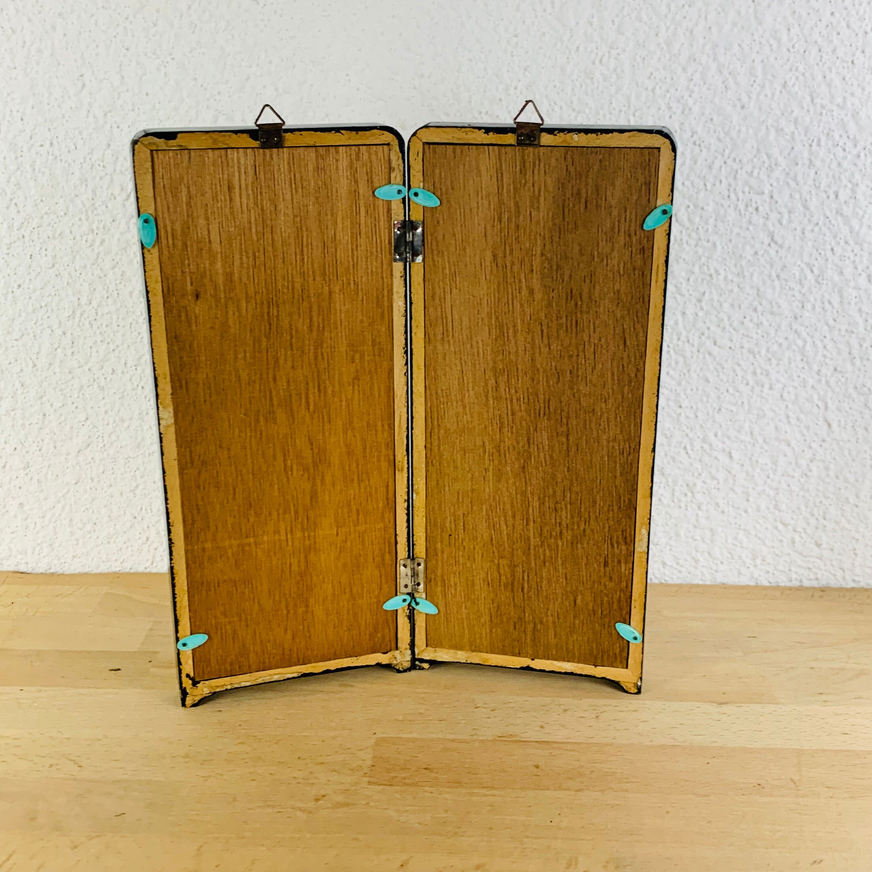 Vintage naturalized butterfly frame