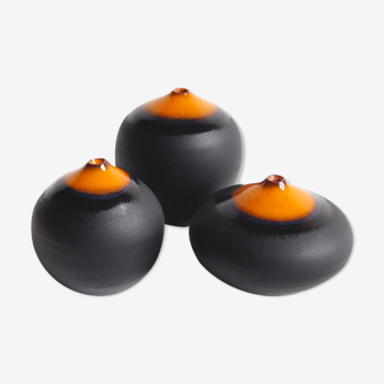 Trio de céramiques miniatures noires et oranges Antonio Lampecco