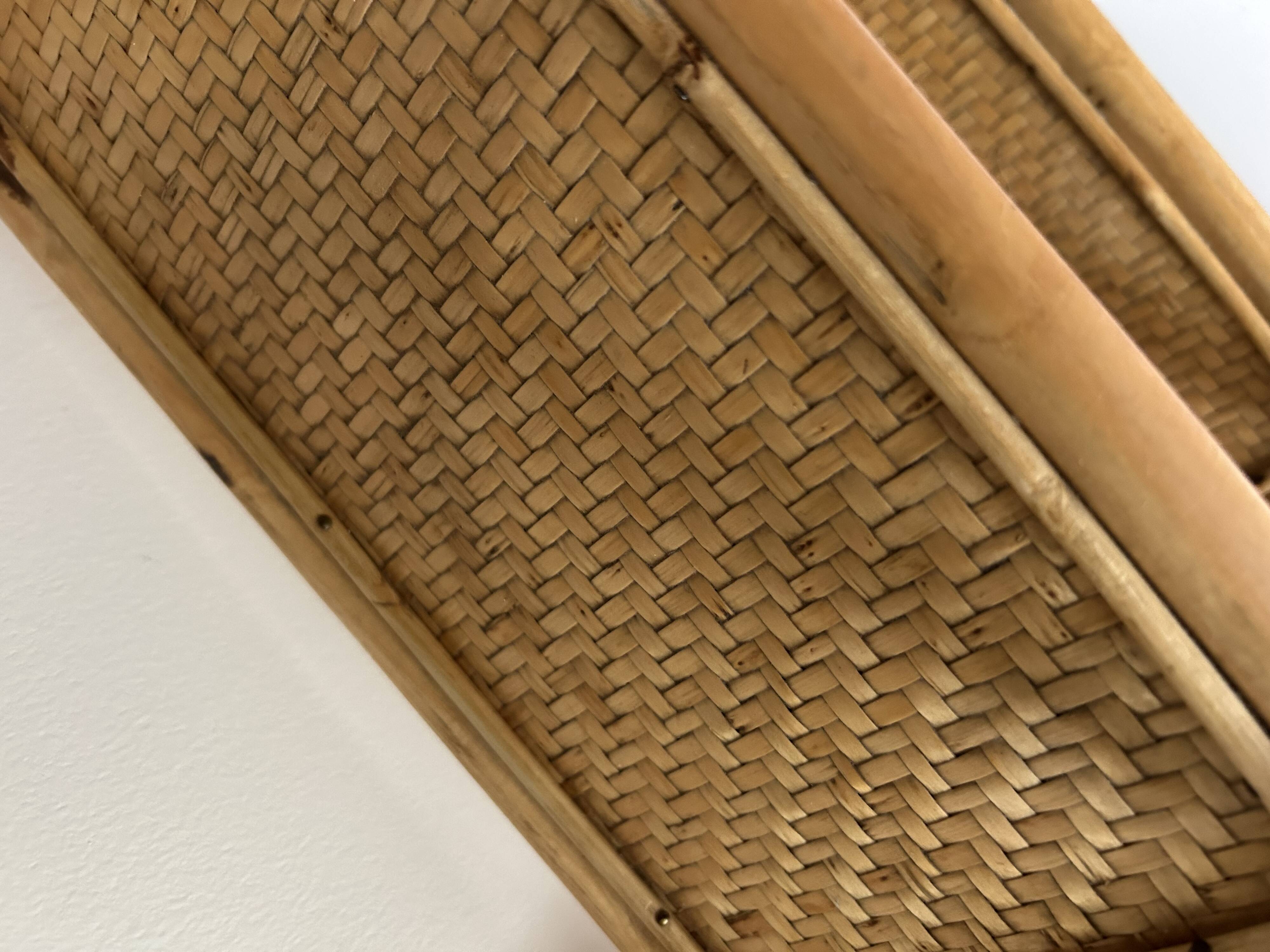 Etagère murale en rotin