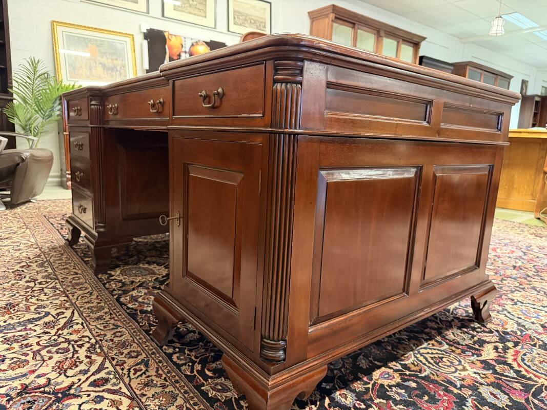 Classic English Mahogany Desk Partnerdesk