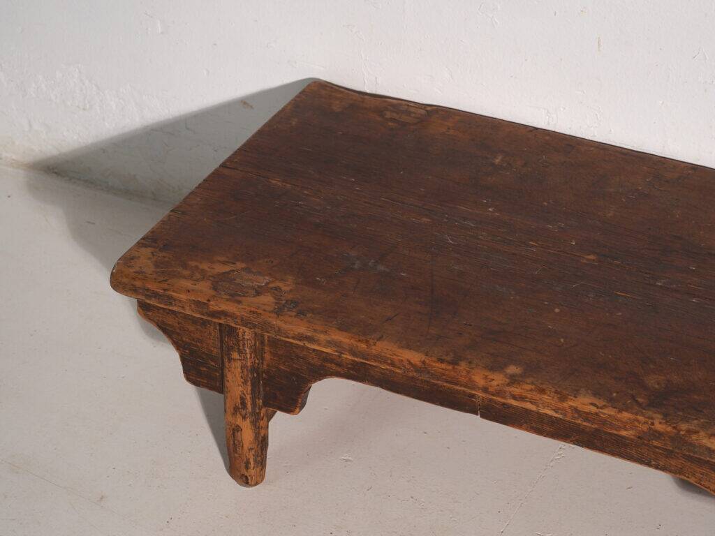 Table basse kang ancienne en bois d’orme – Chine, vers 1900