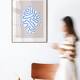 Pop-up Christmas 22 - Wall display white vase blue lines 50cm*70cm