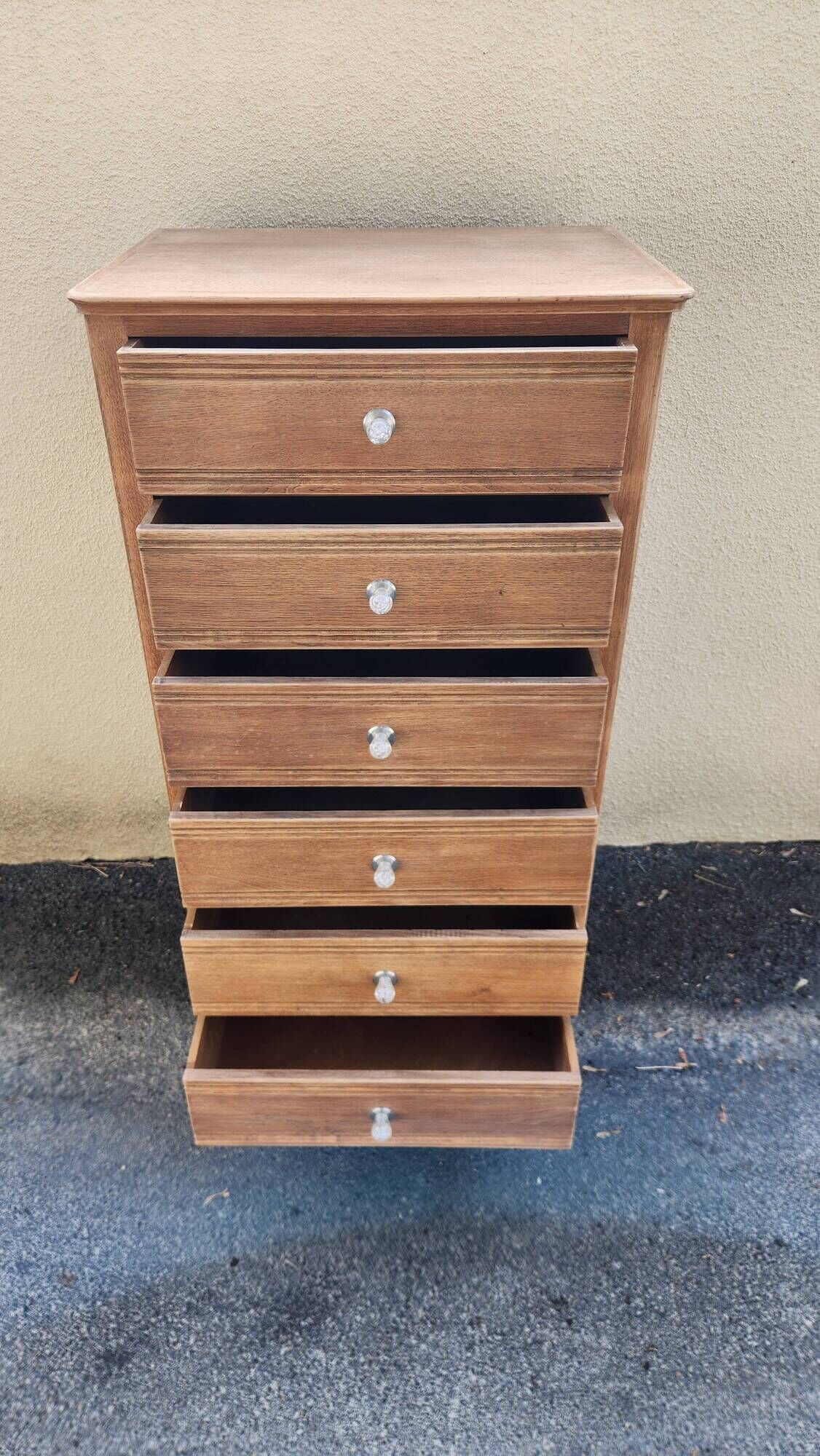 Vintage 1950s oak chest of drawers with 6 drawers.