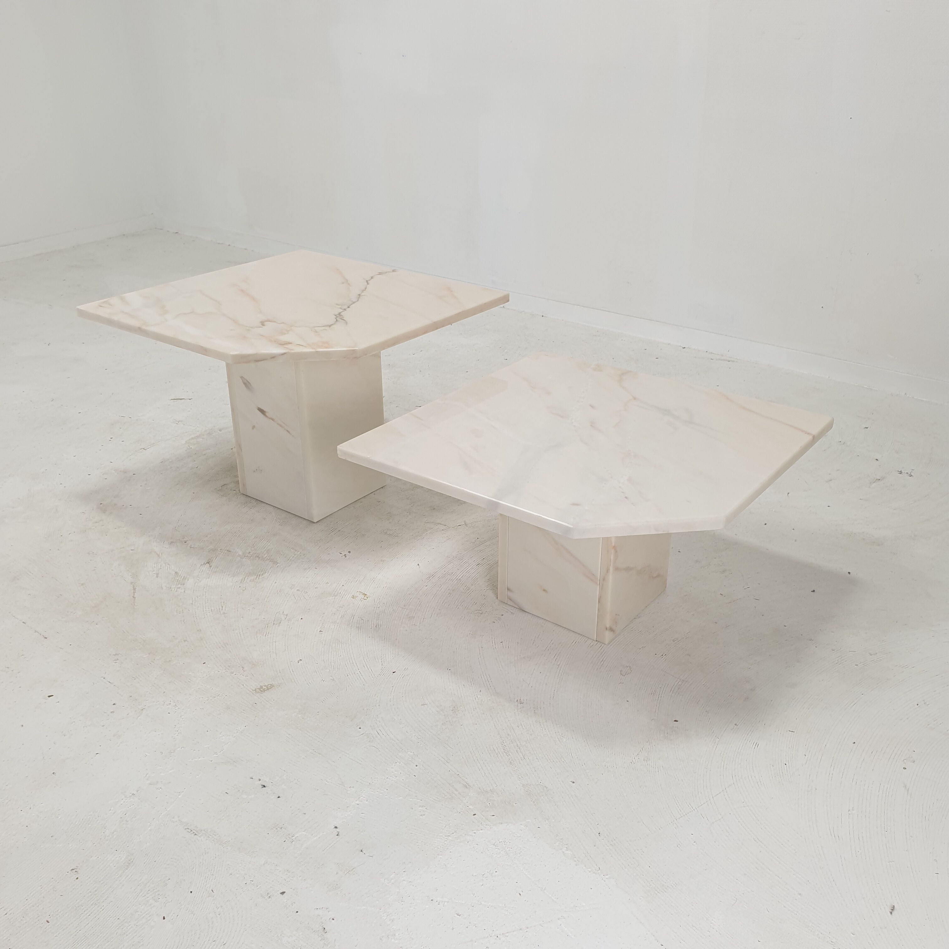 Set of 2 italian marble side tables, 1980's