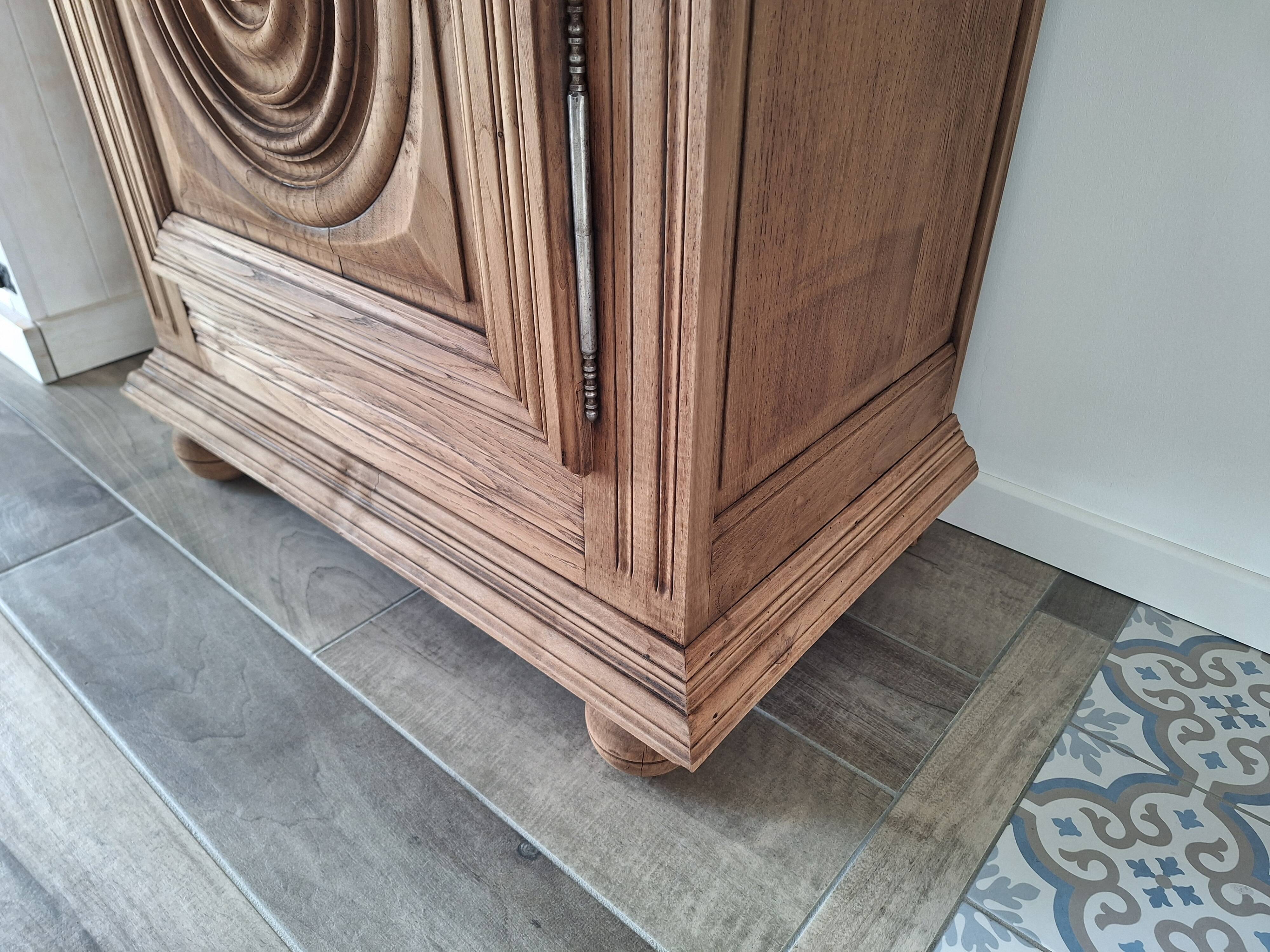 Oak solid bonnetière / wardrobe / dresser from 1940