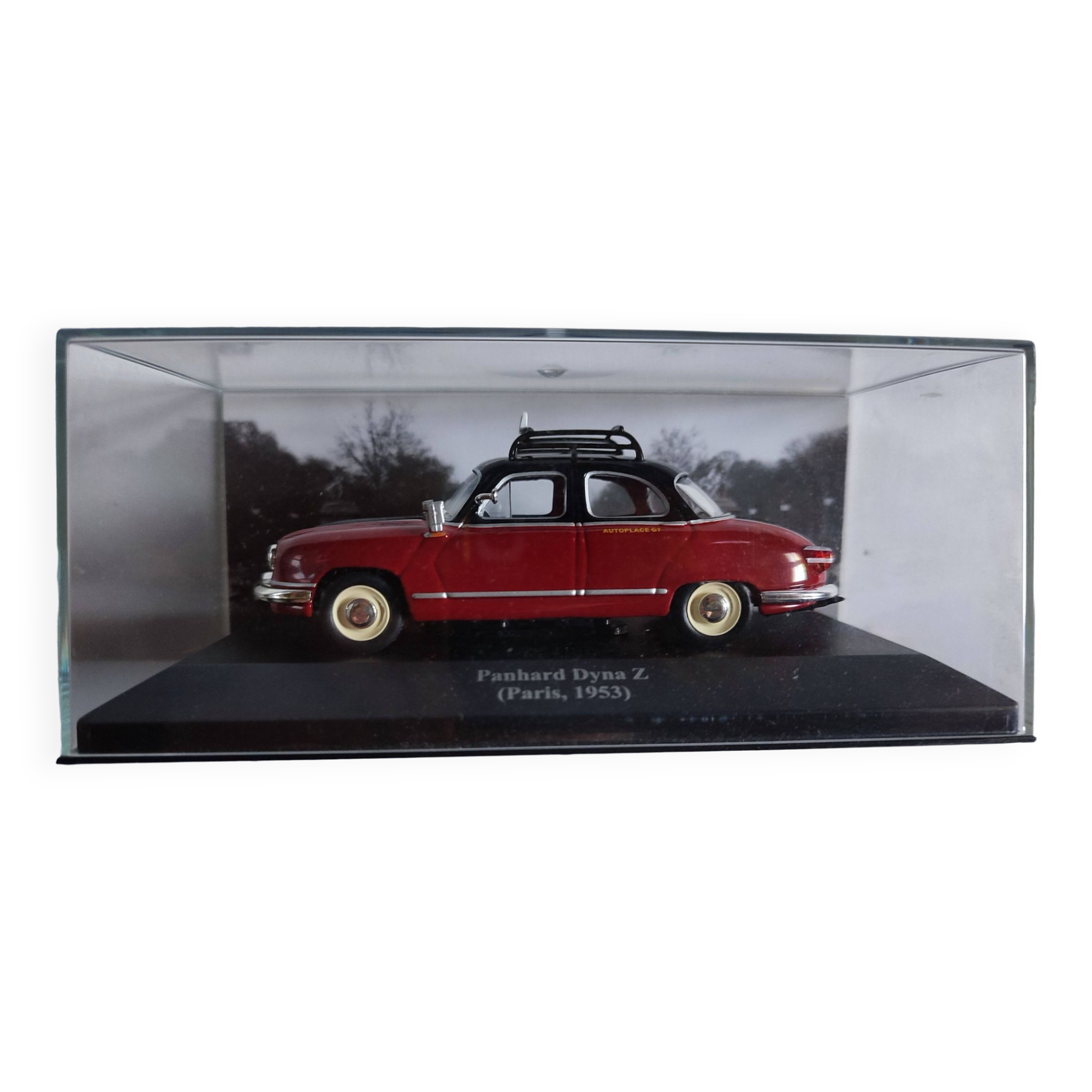 Taxi "Panhard Dina Z" (1953) 1:43 scale