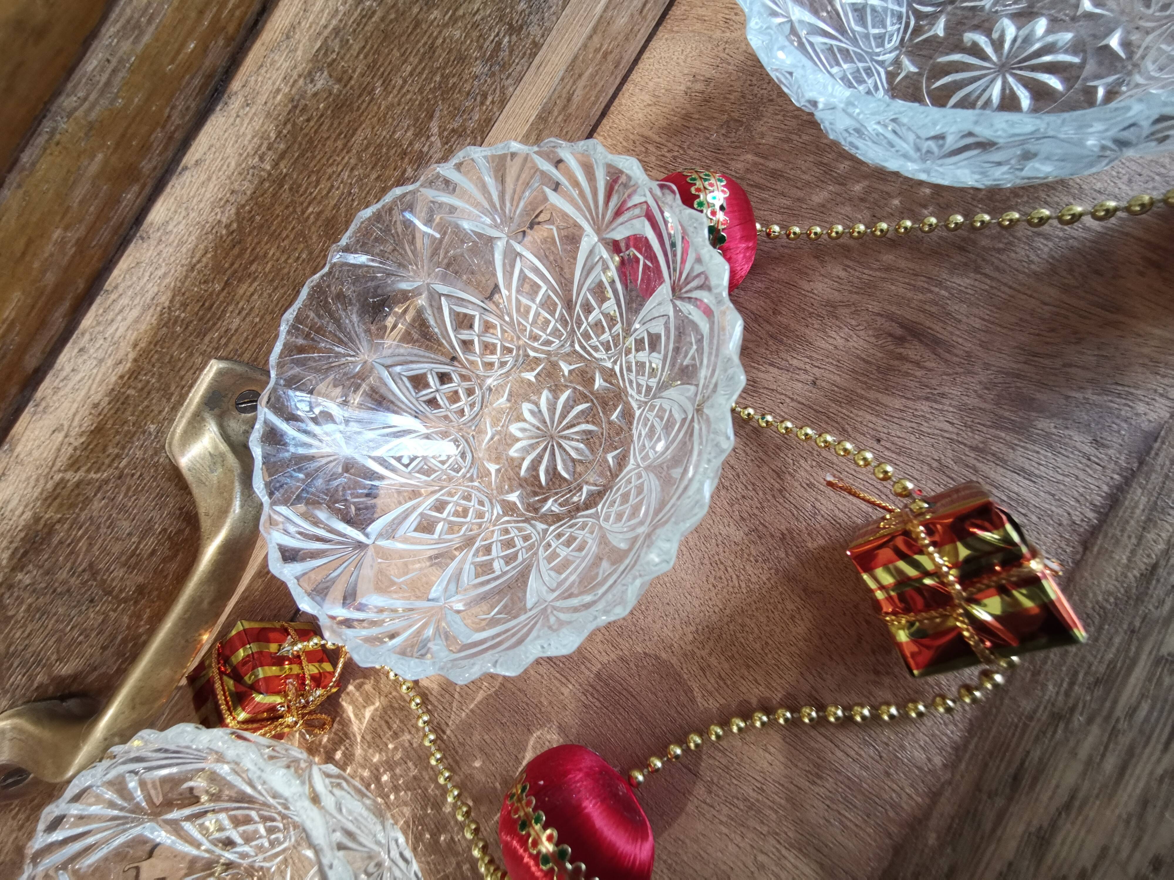 7 vintage chiseled glass cups