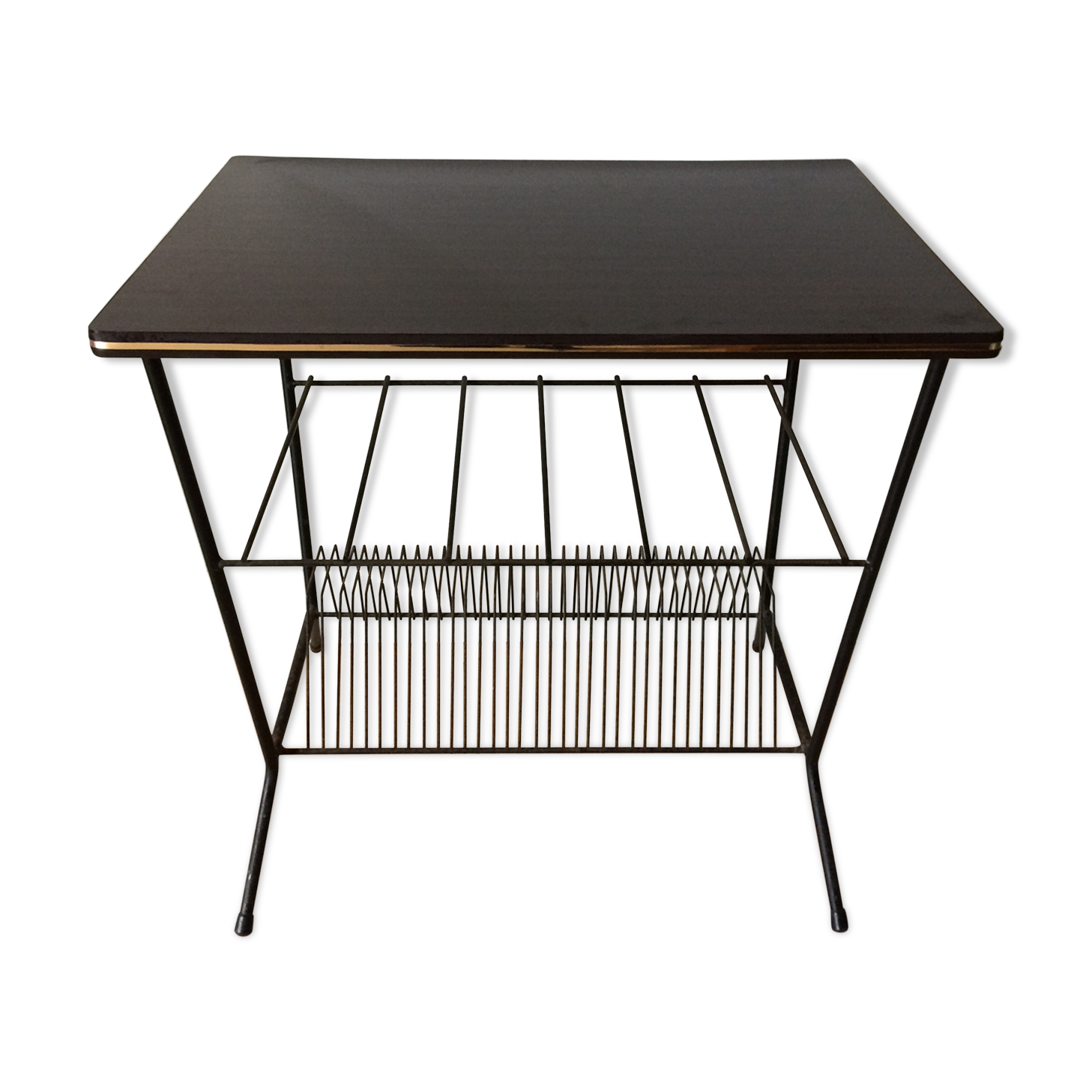 Serving table
