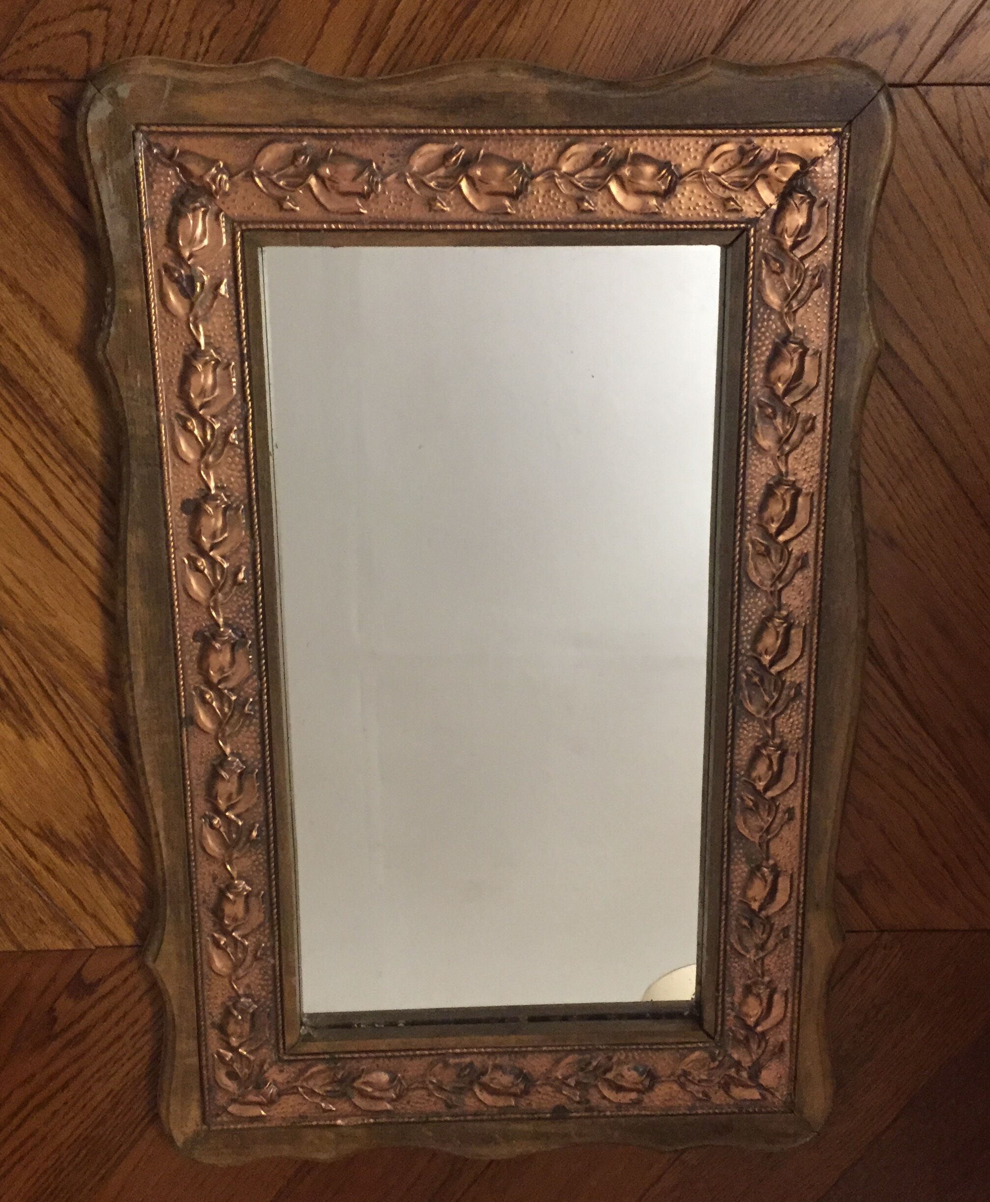 Former mirror wooden décor in copper 41x62cm