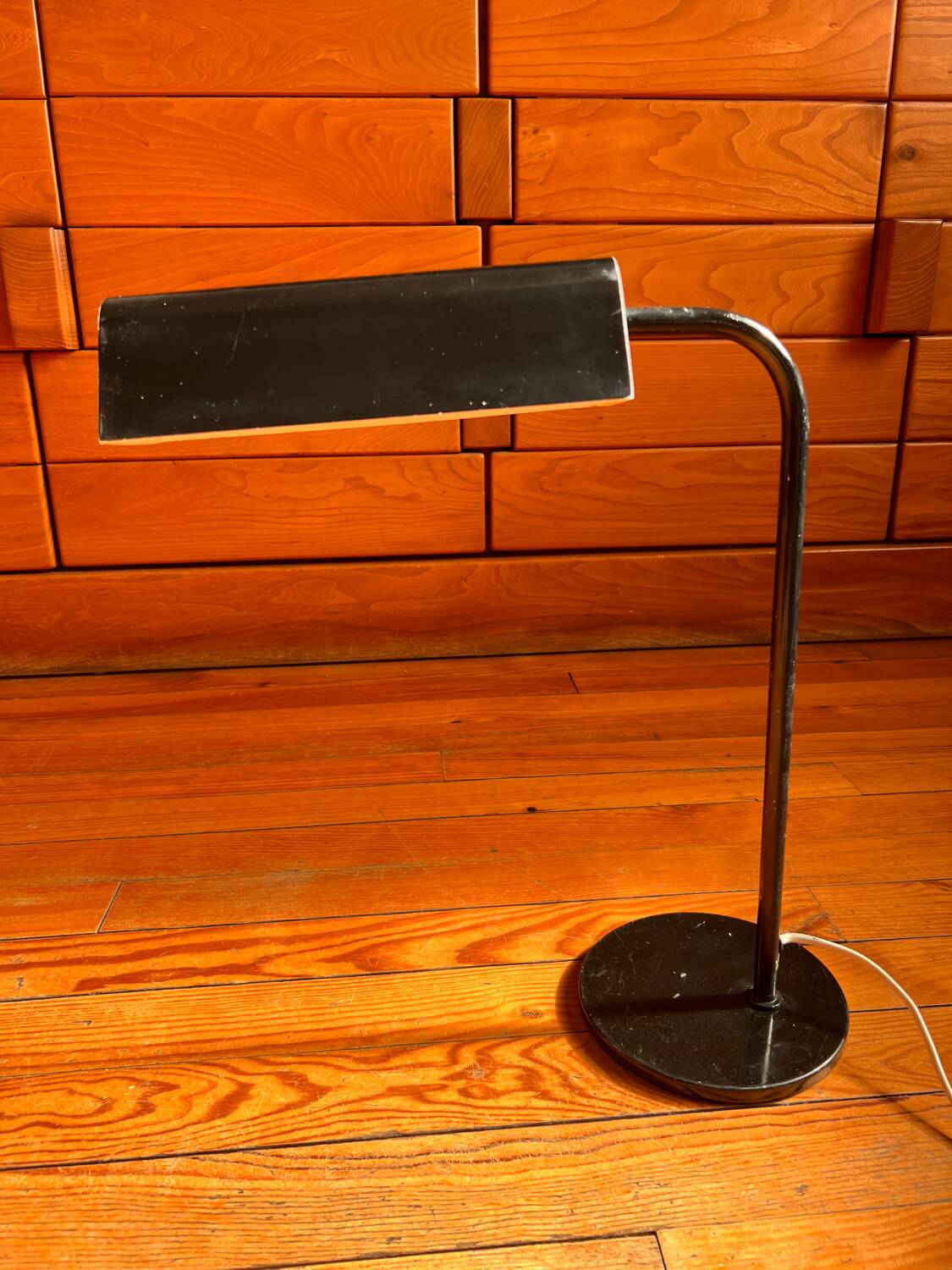Amilux desk lamp