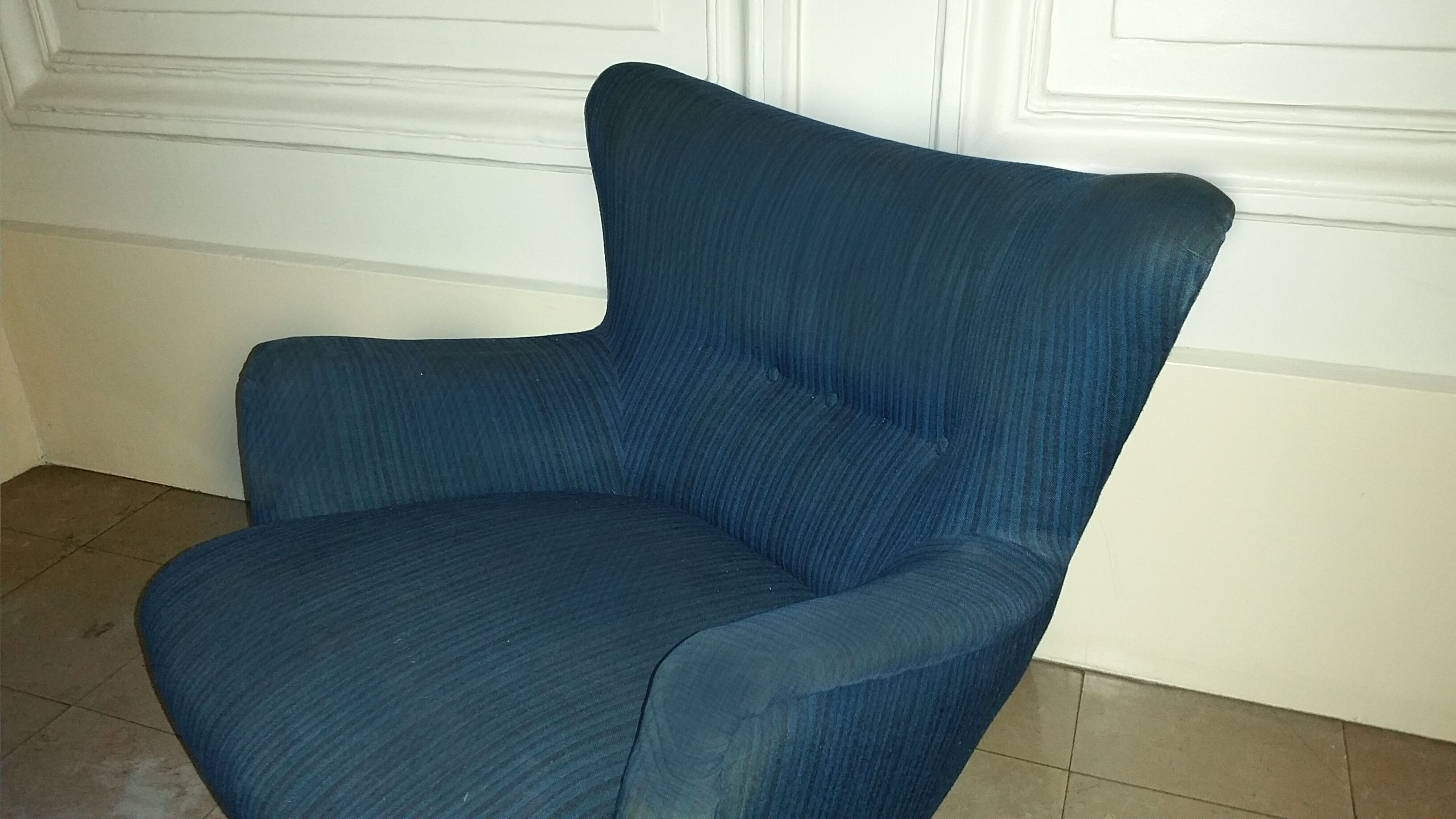 Reare Fauteuil Club Wing chair organic annéee 50