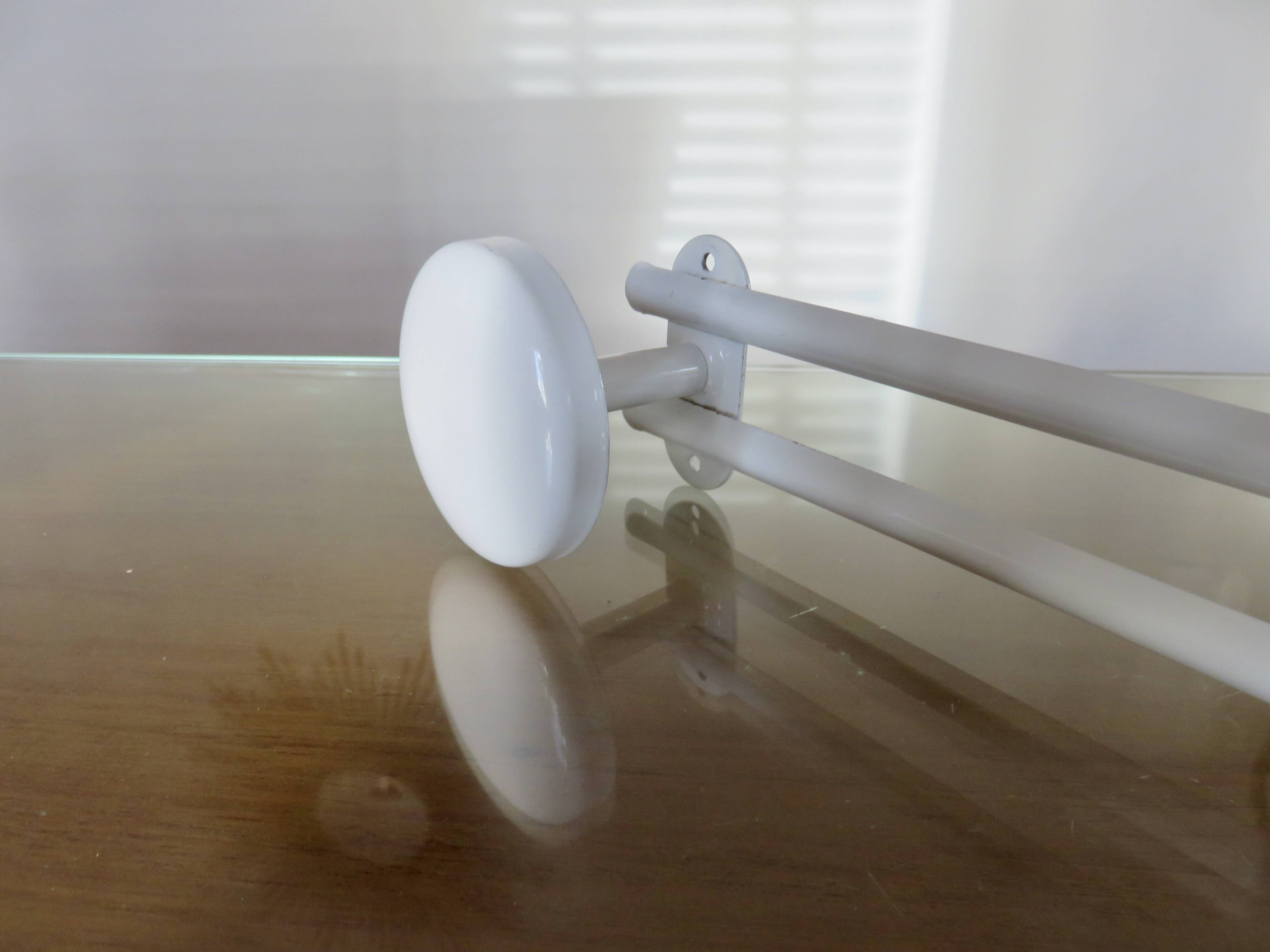 Portemanteau mural en métal laqué blanc à 3 patères, 1980