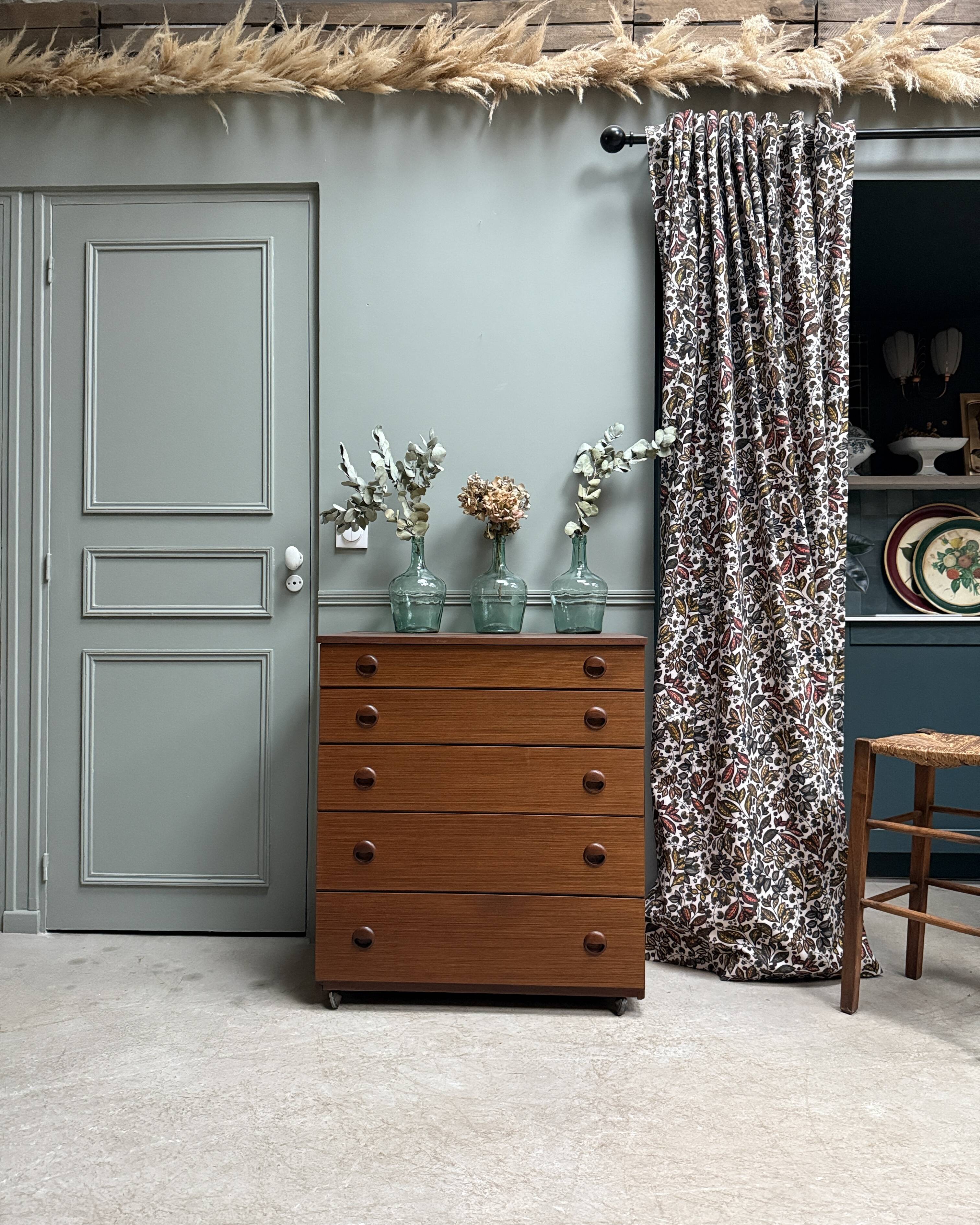 Scandinavian commode Schreiber