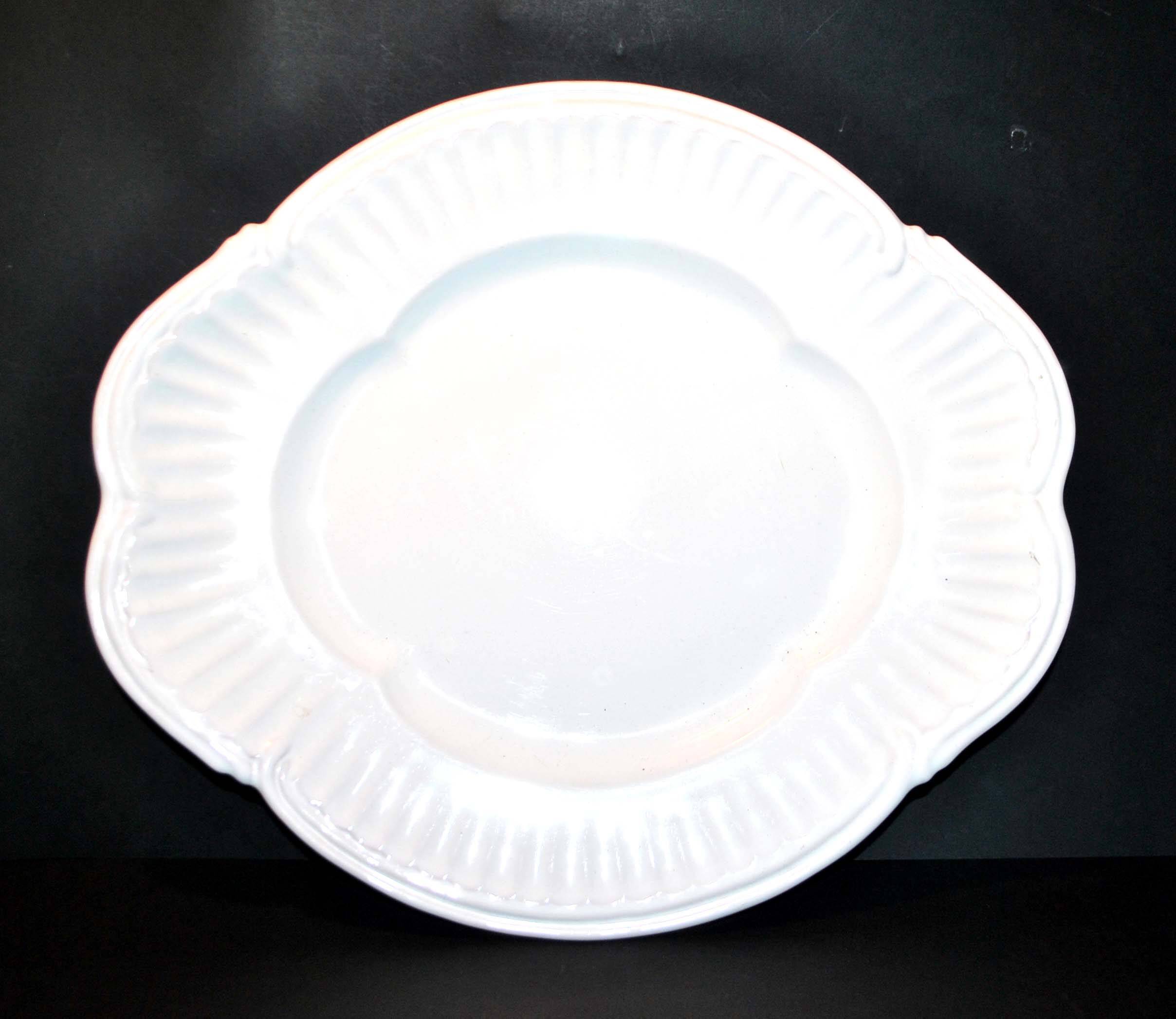 Oval earthenware dish from Niderviller "Beyerlé Grand Siècle" 32x36cm