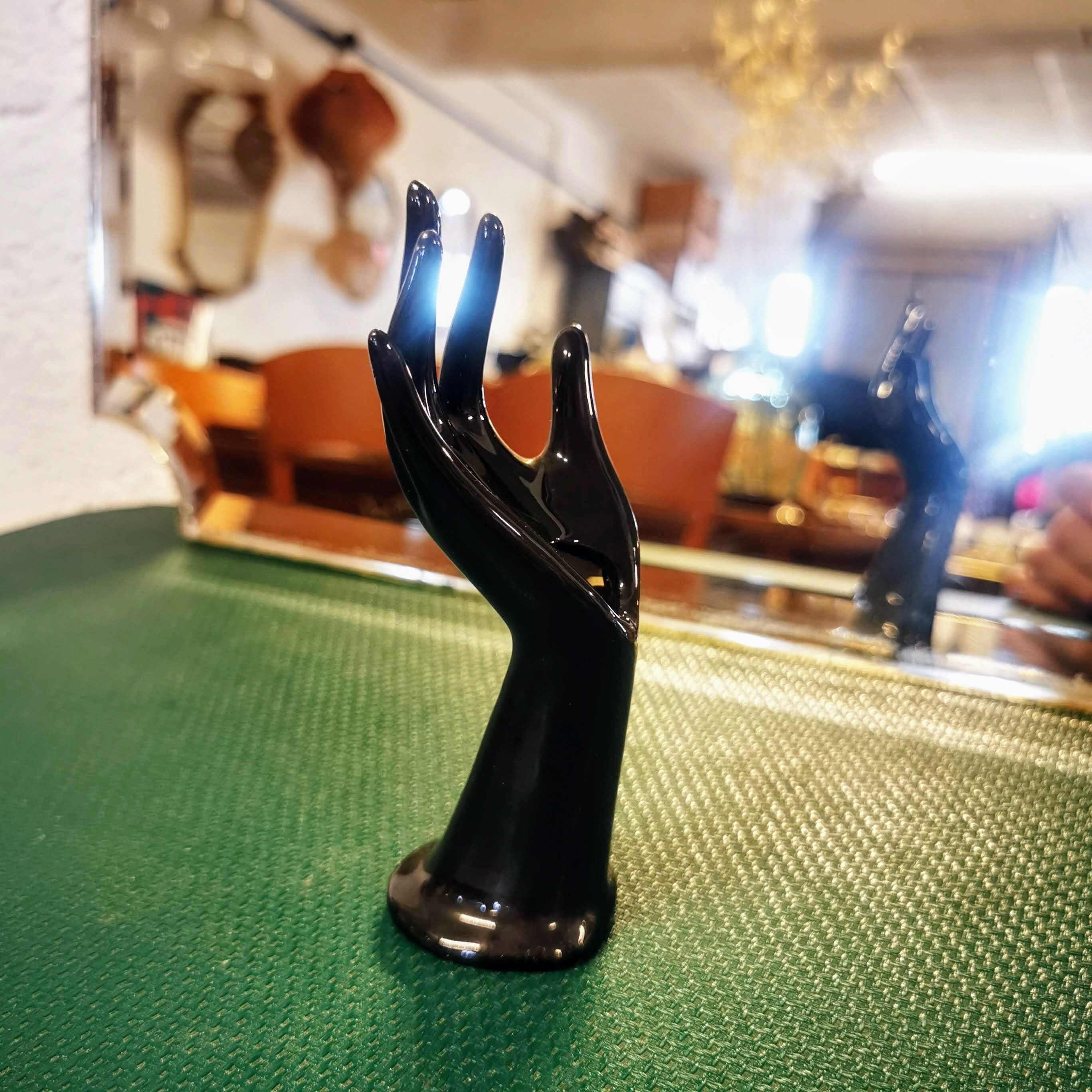 Hand baguier soliflore