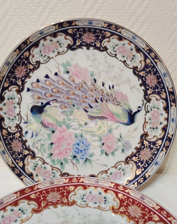 Set of 2 decorative plates Japanese peacock decoration with chrysanthemums
