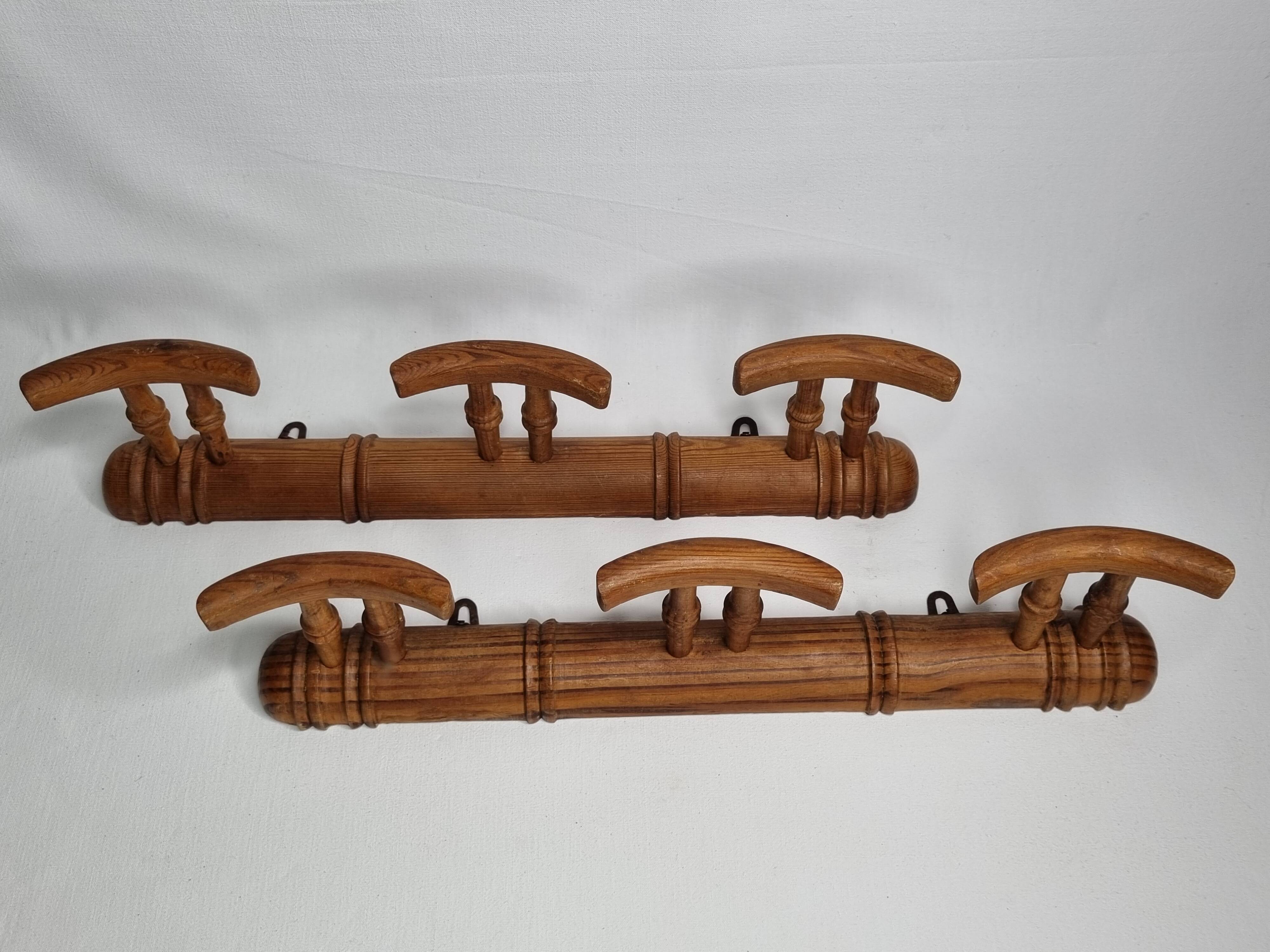 Pair of turned wooden coat racks in imitation of bamboo, 50 cm