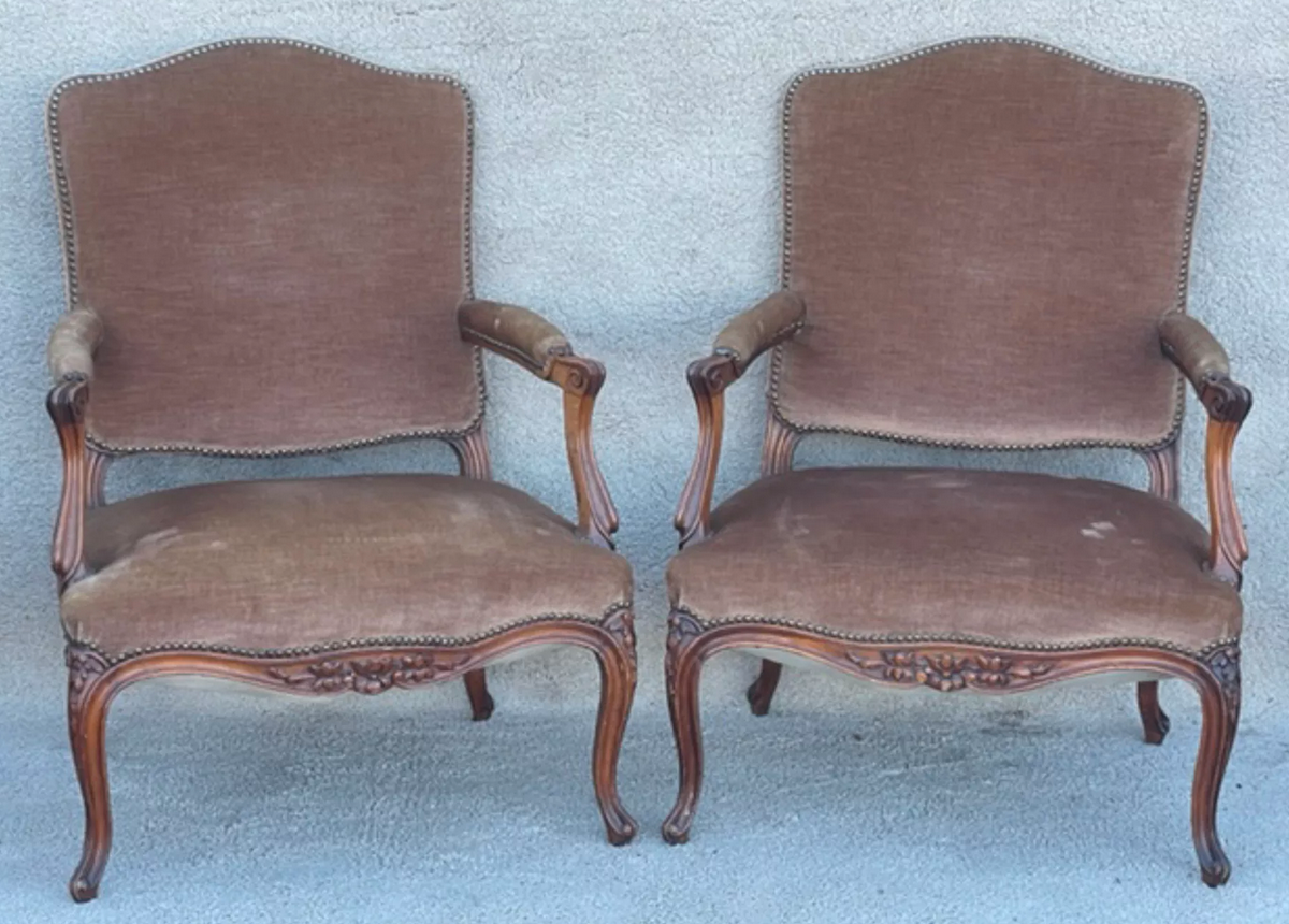 Pair of Queen's armchairs