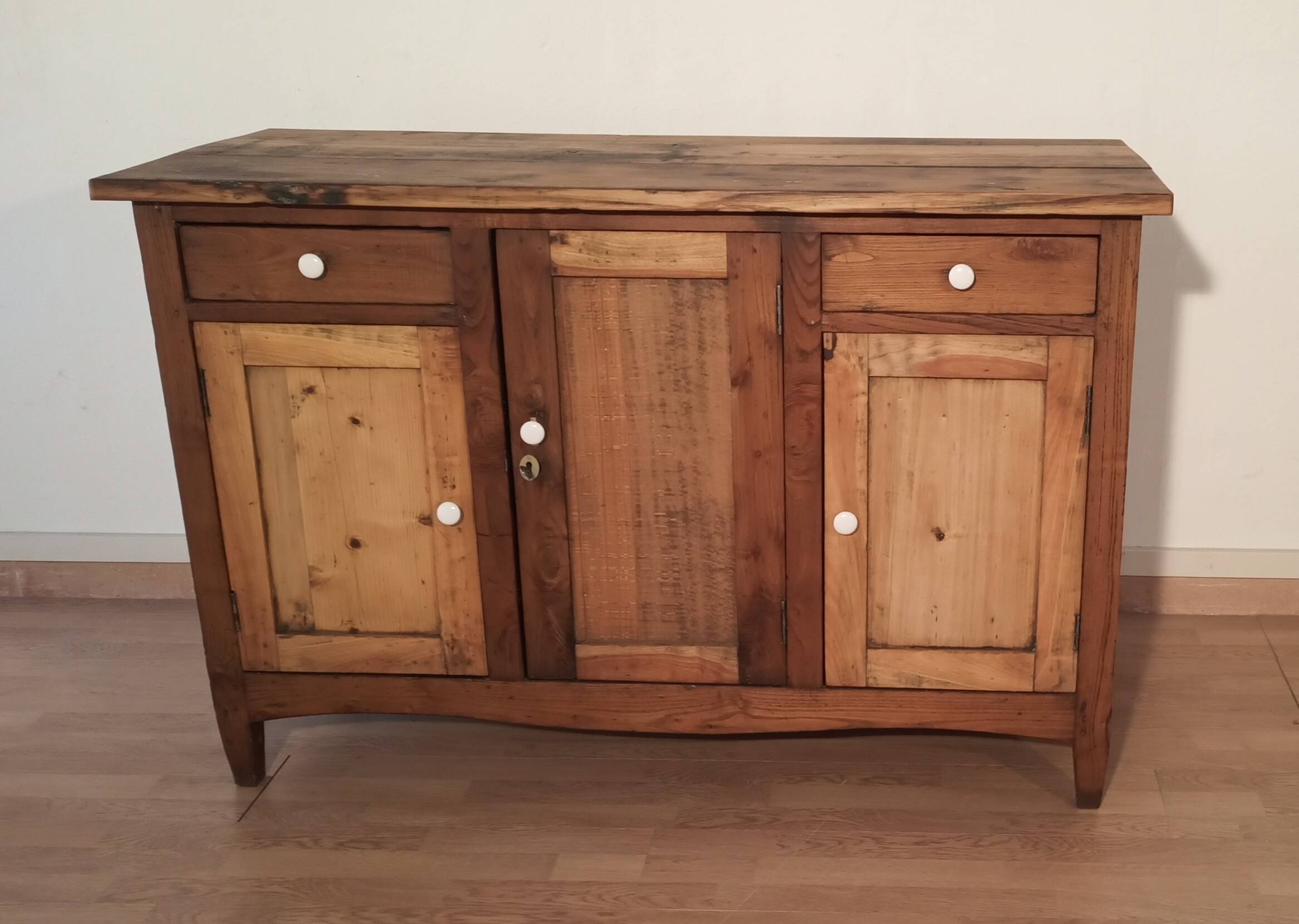 Base de commode en pin de campagne, sud de l'Italie, fin du XIXe siècle