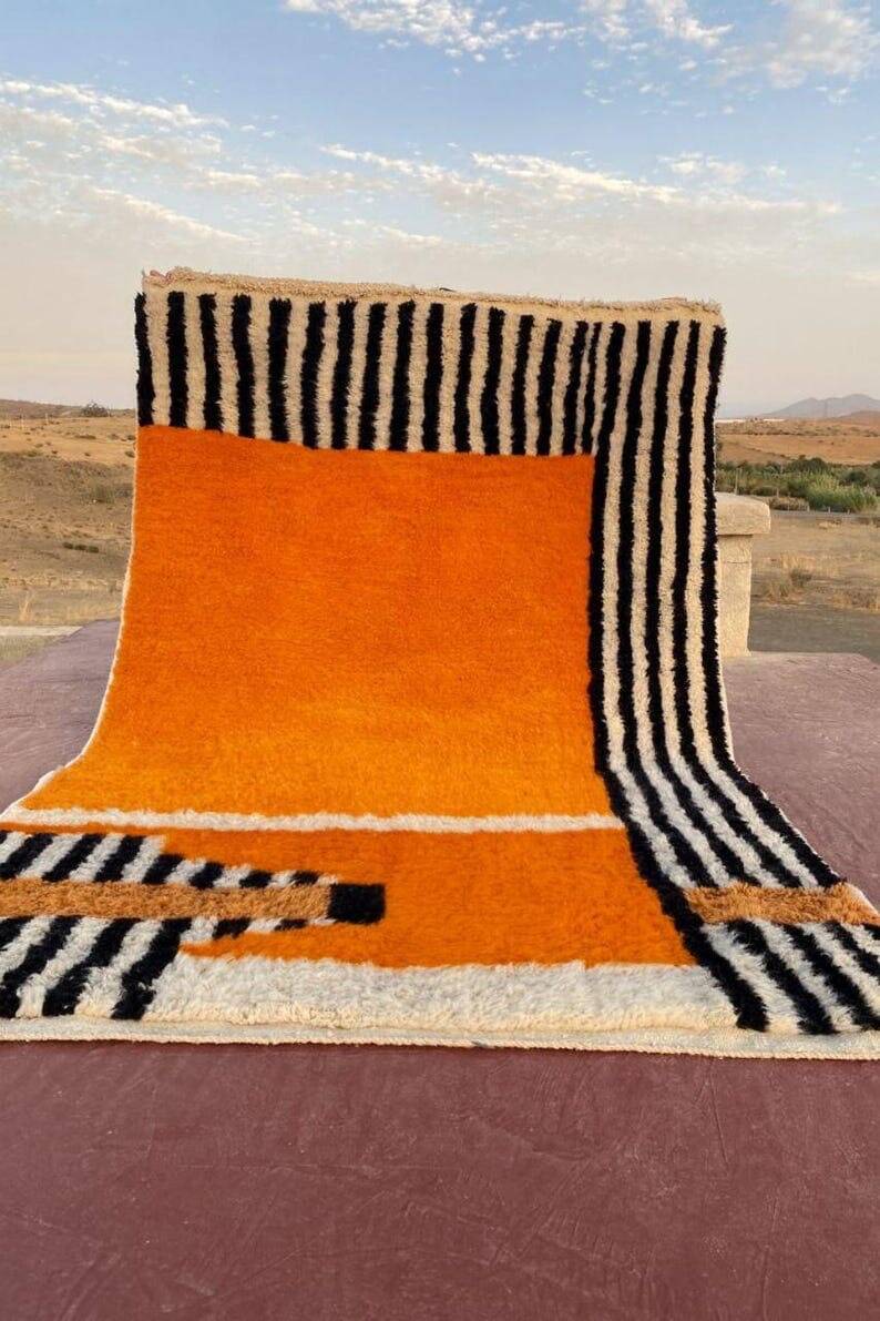 Traditional Moroccan Beni Ouraine Berber rug, size 100 x 200 cm