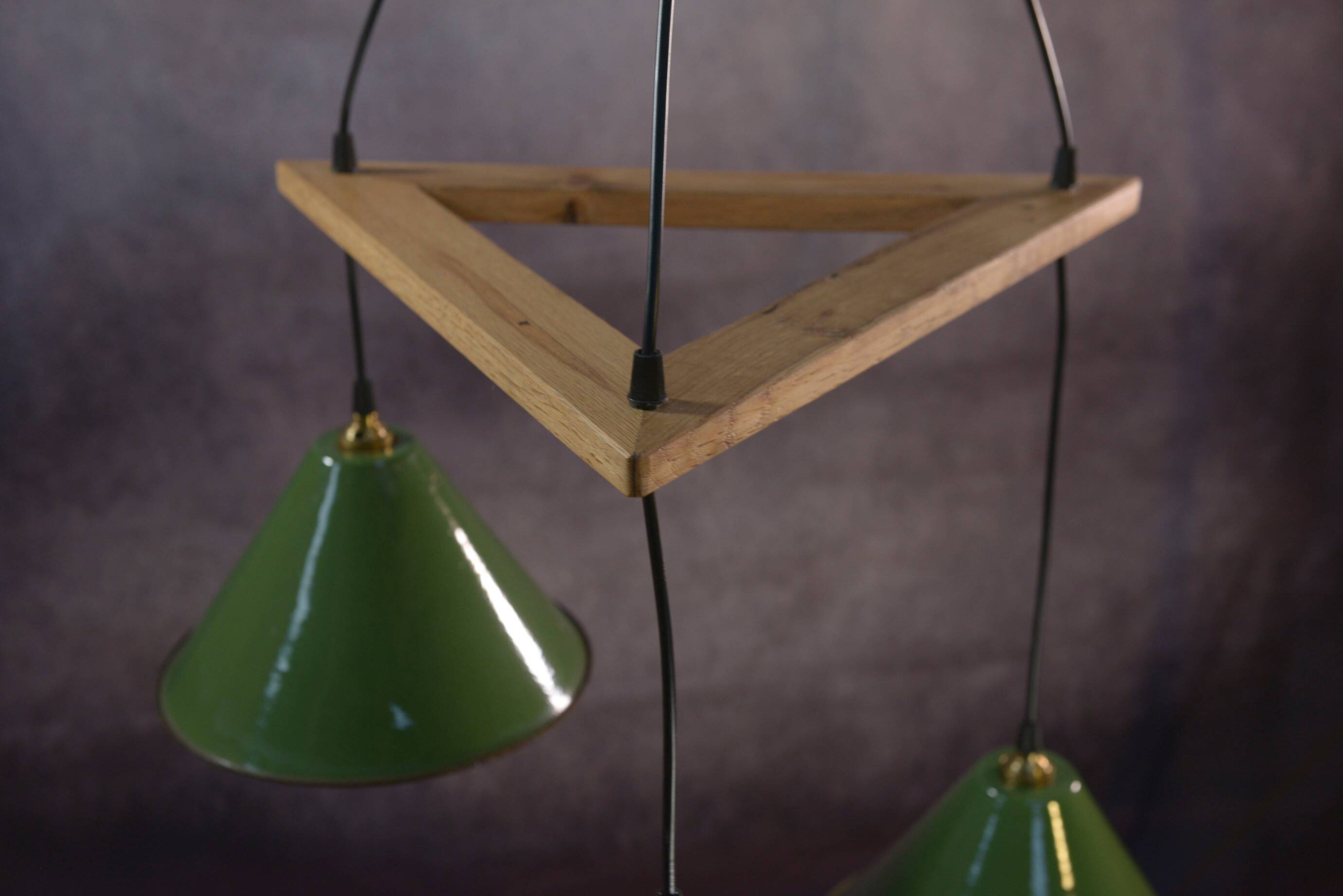 Suspension industrielle design support en chêne avec 3 cloches en métal