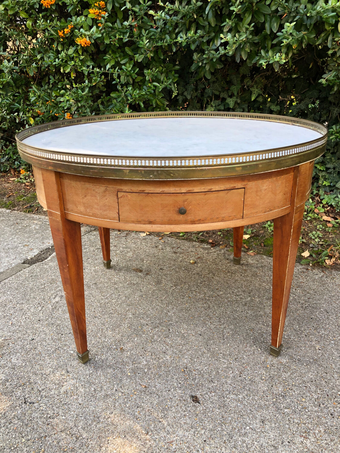 Hot water bottle table with marble