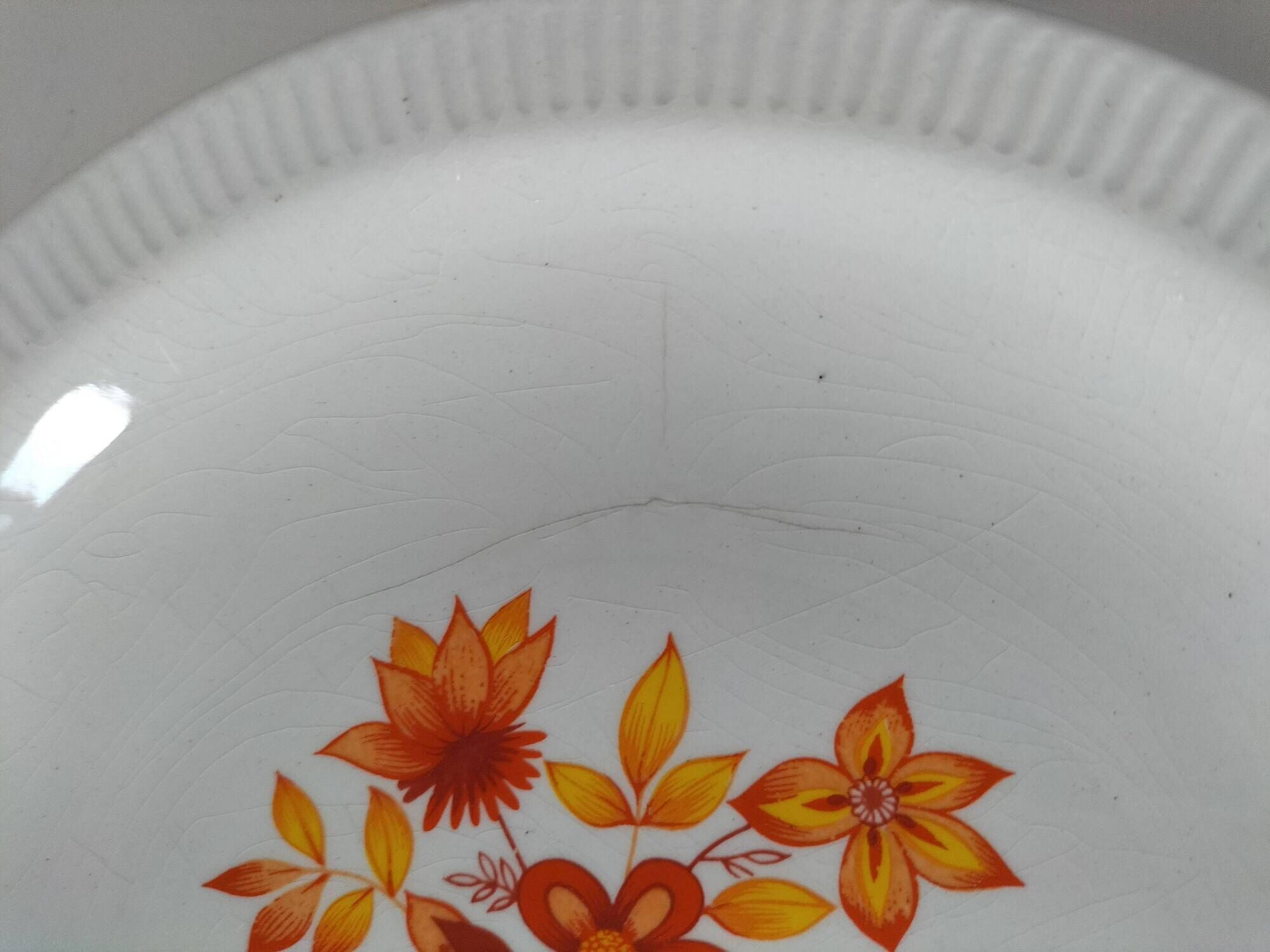 6 flower power plates from the 70s