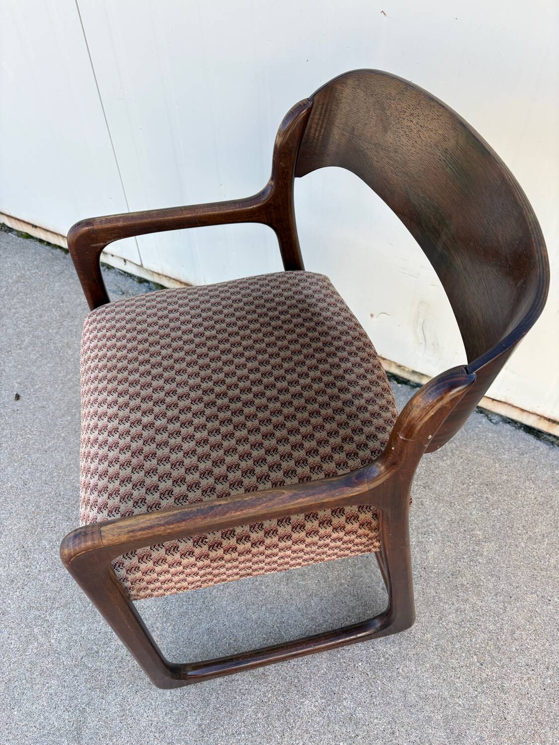Sled chair
