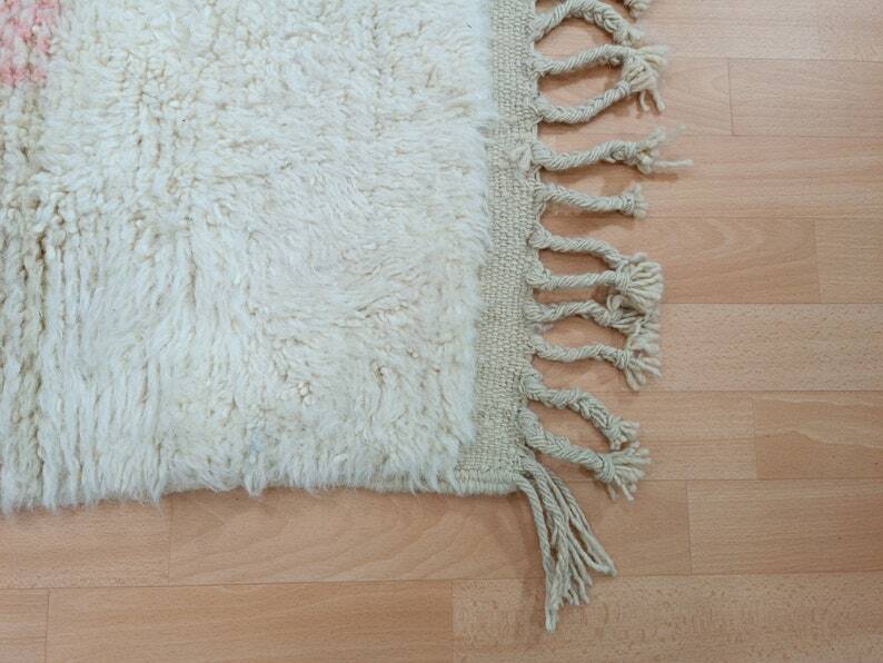 Berber rug in pure wool size 150 x 250 cm