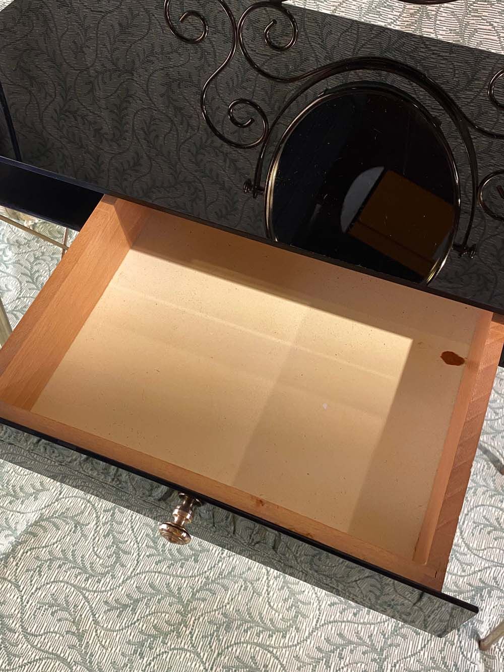 Golden metal and plexiglass dressing table